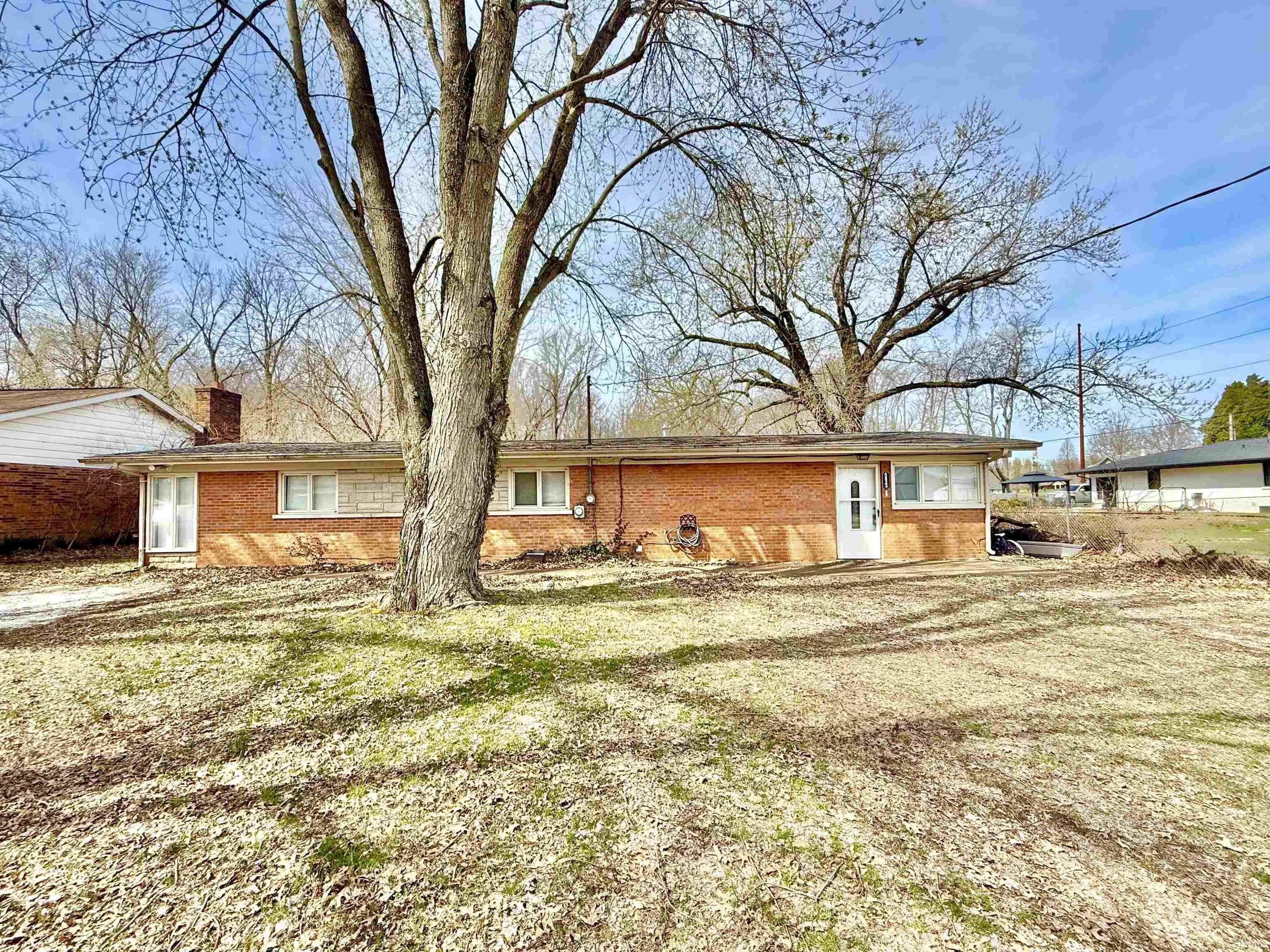 Lenbeck Rd, Newburgh, IN 47630