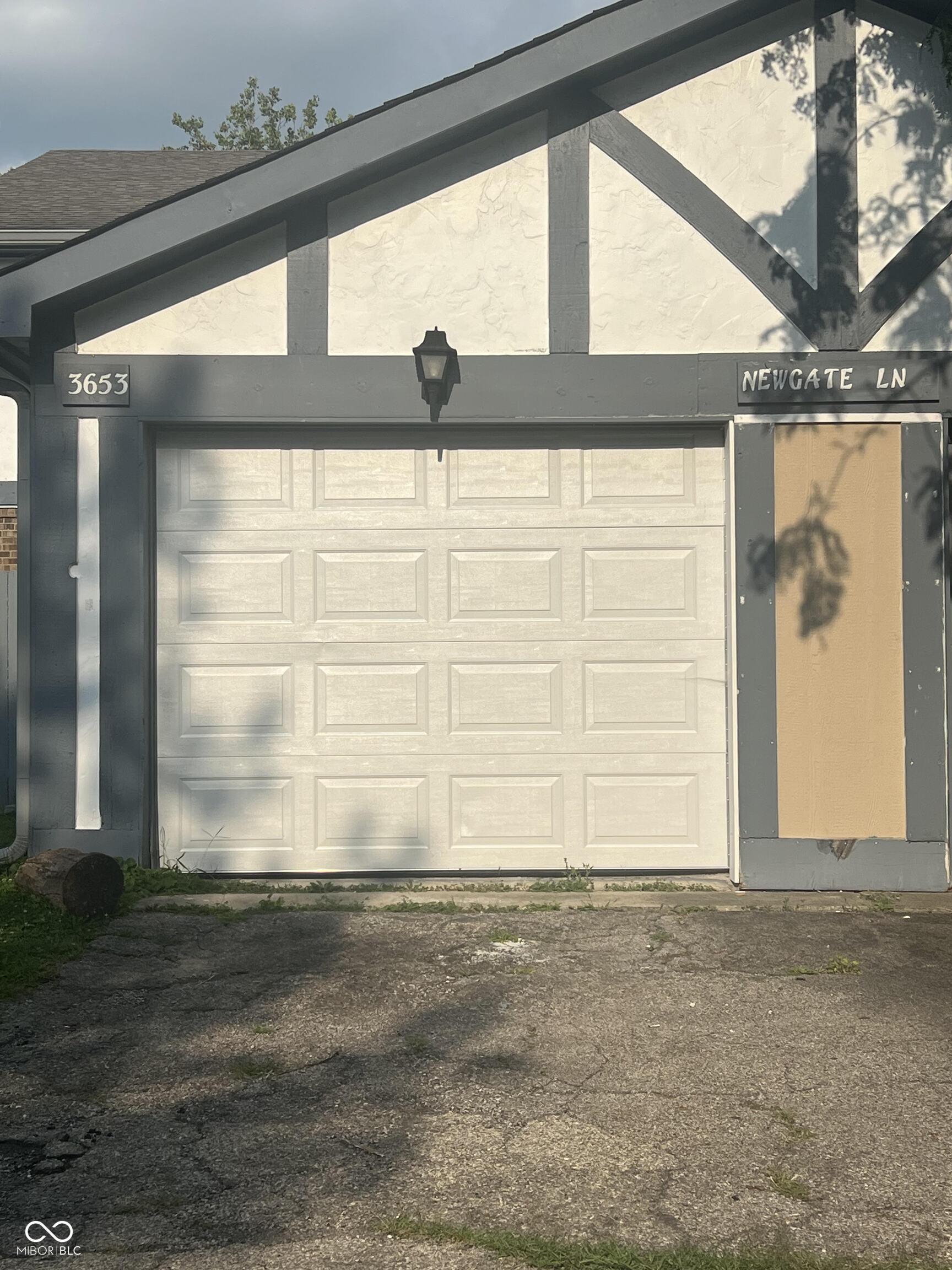 Newgate Ln, Indianapolis, IN 46235