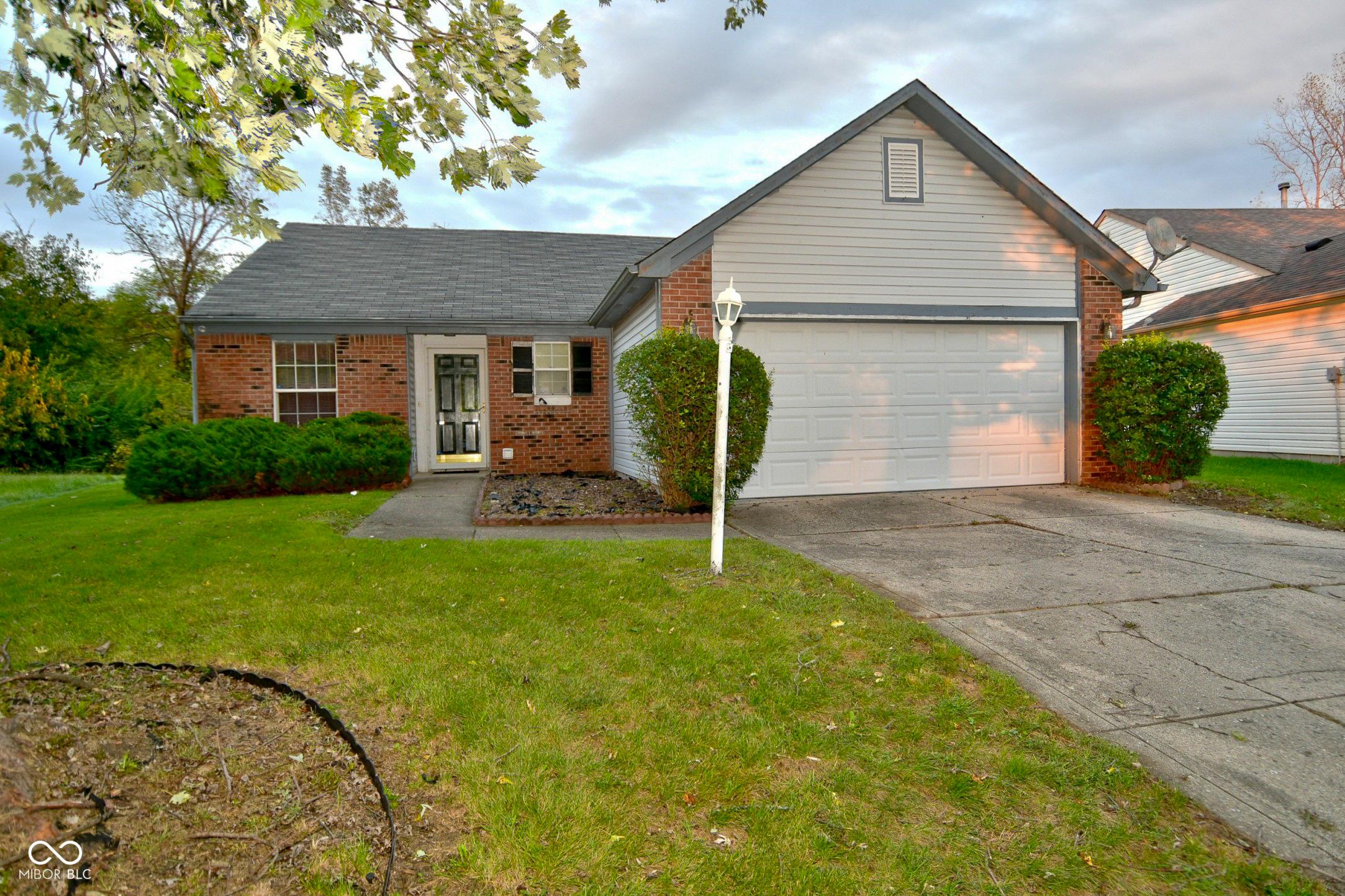 Lostpine Ln, Indianapolis, IN 46235