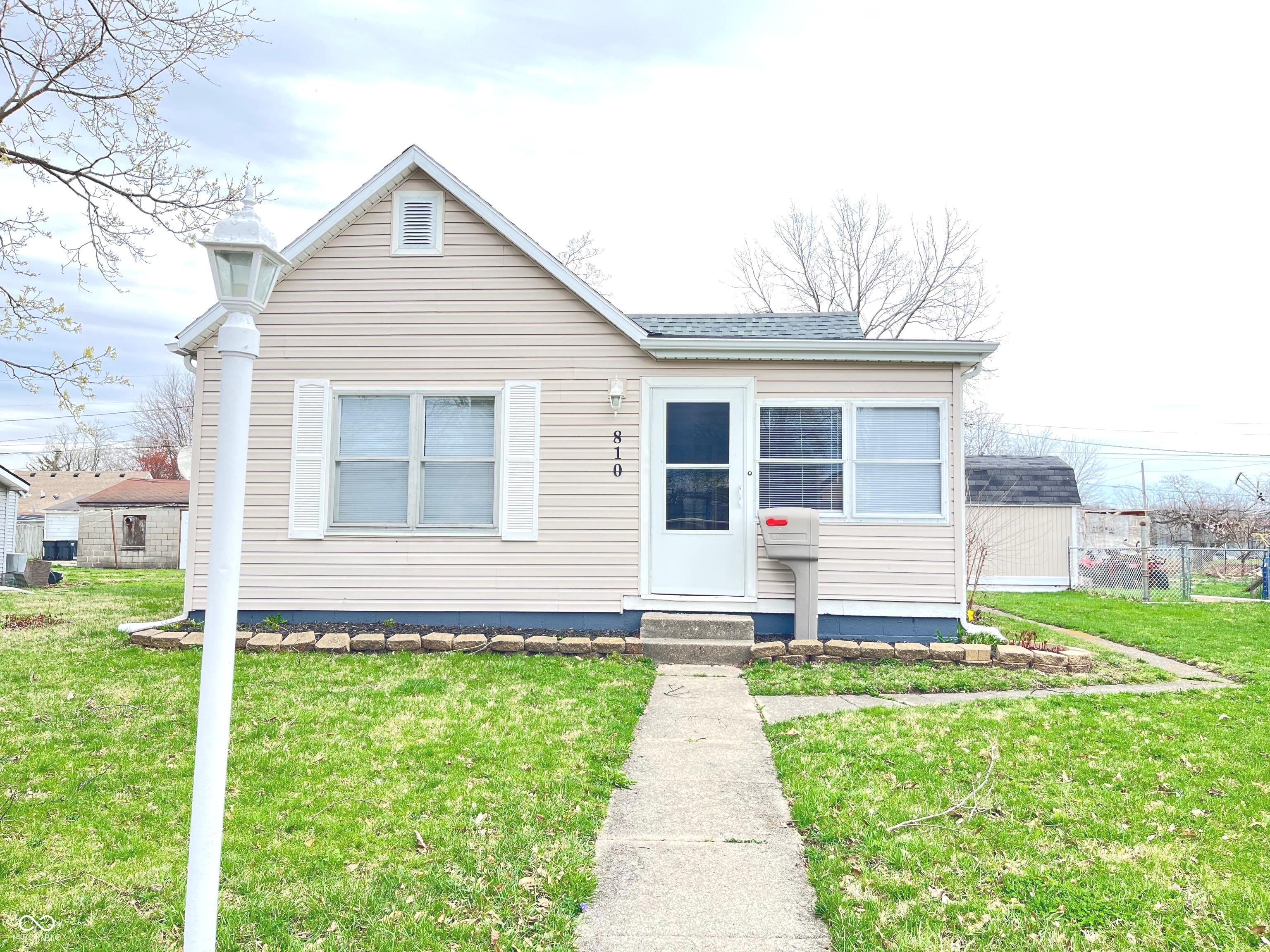 W 2nd St, Anderson, IN 46016