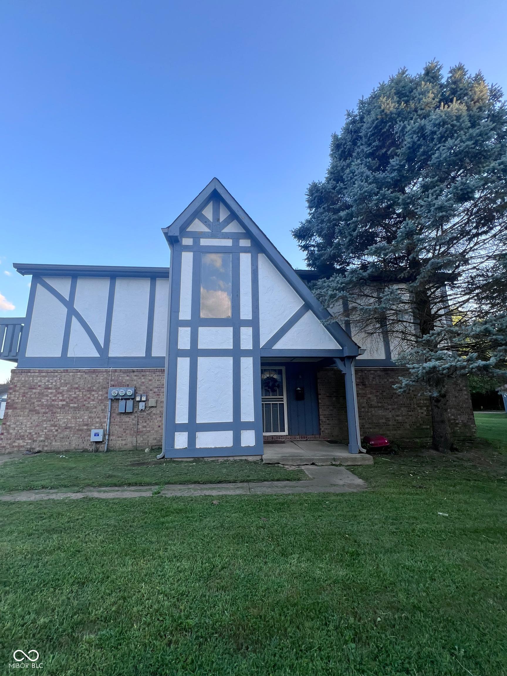Newgate Ln, Indianapolis, IN 46235