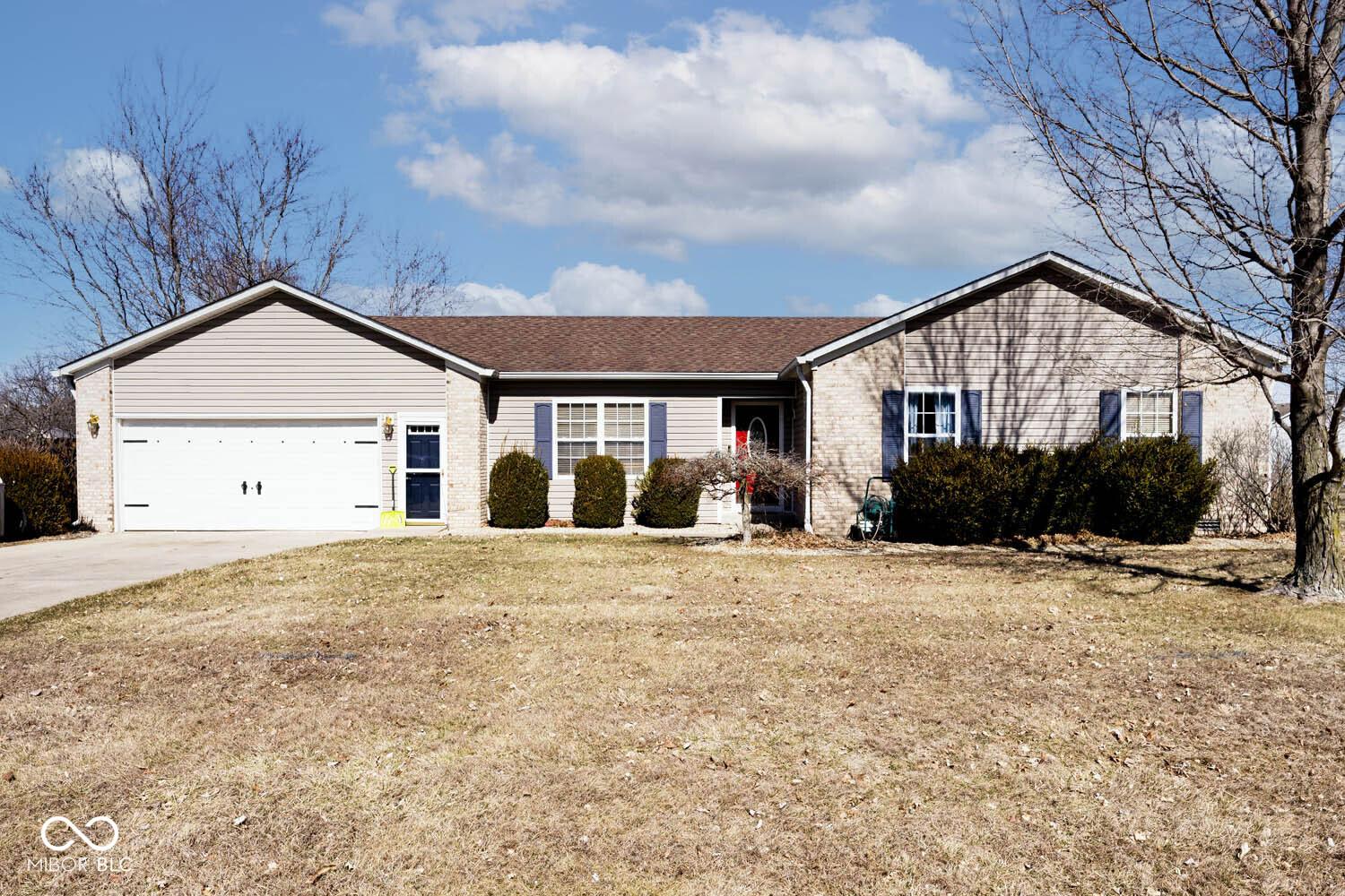 E Sunshine Ct, Mooresville, IN 46158