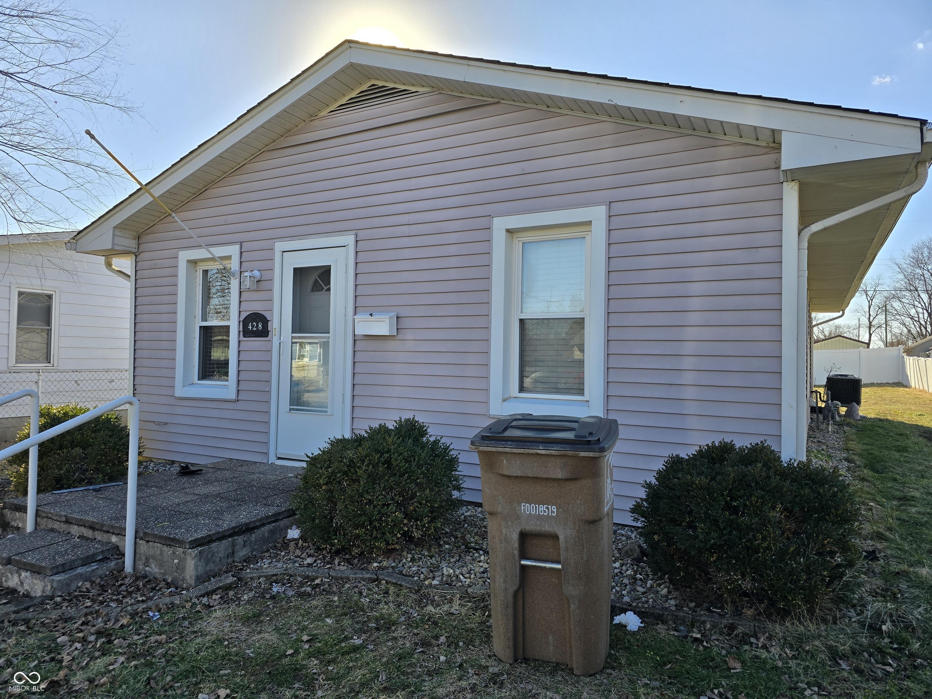 Cleveland St, Columbus, IN 47201