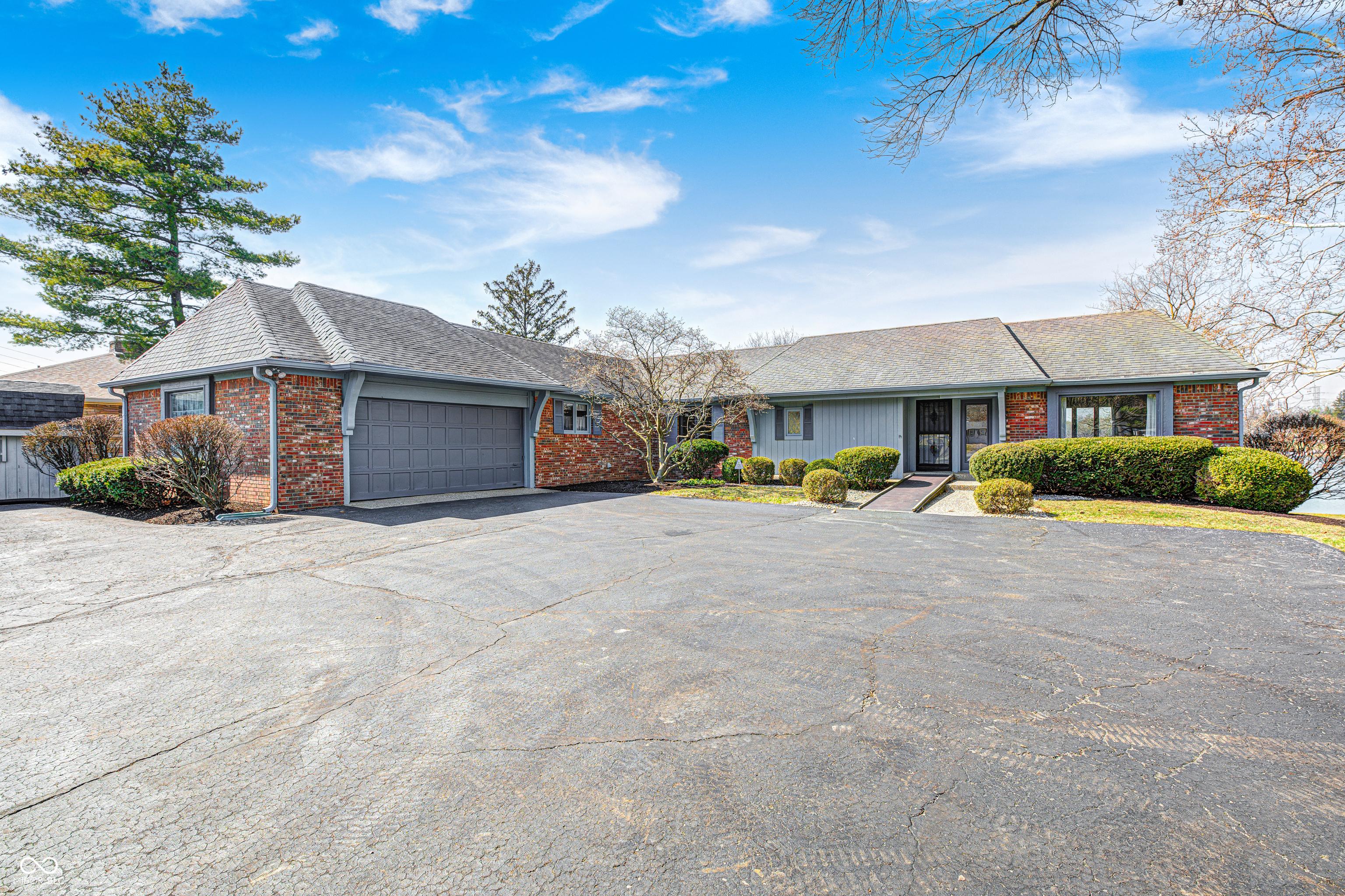Allisonville Rd, Indianapolis, IN 46220