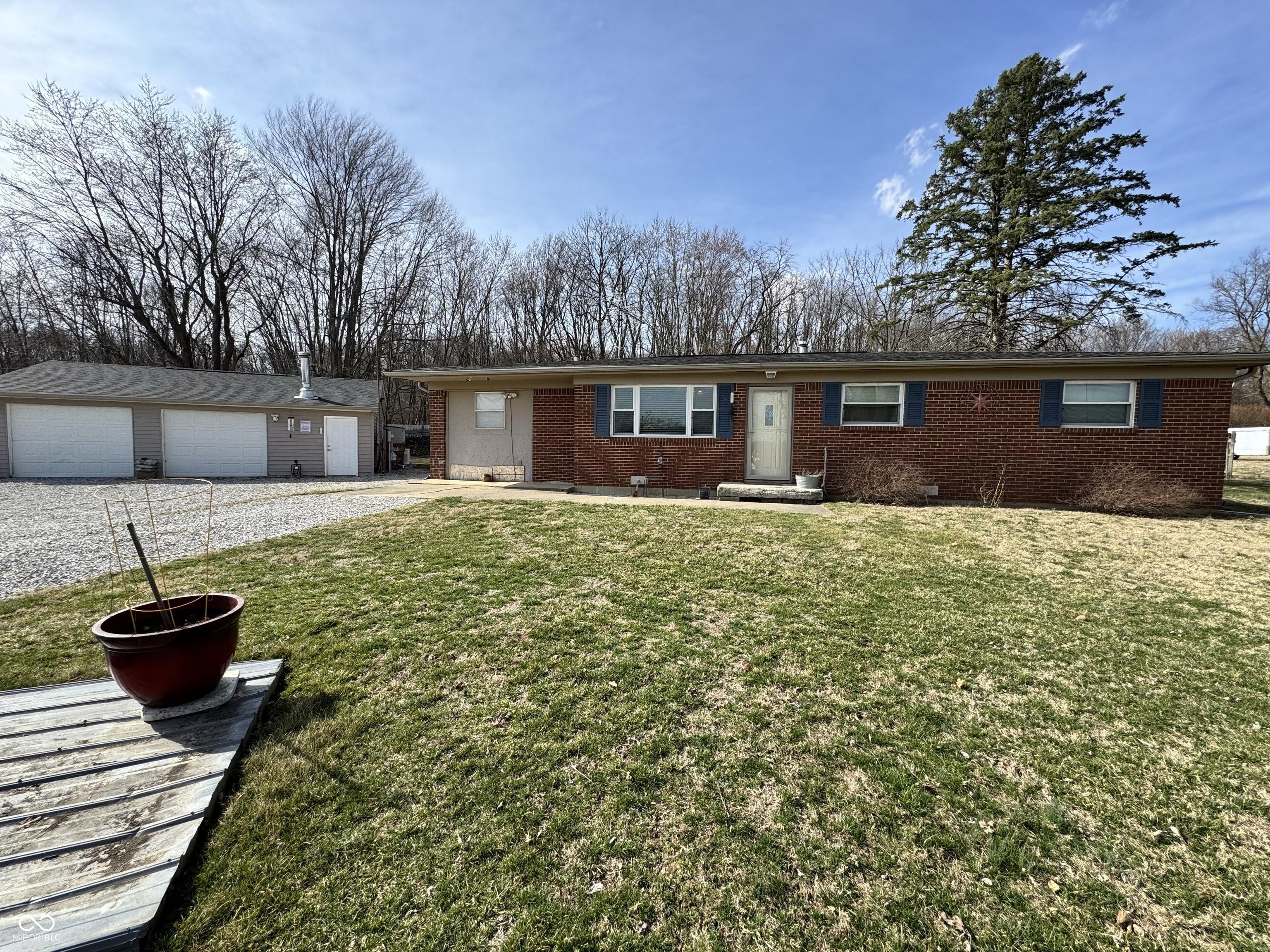 W Fall Creek Rd, Crawfordsville, IN 47933