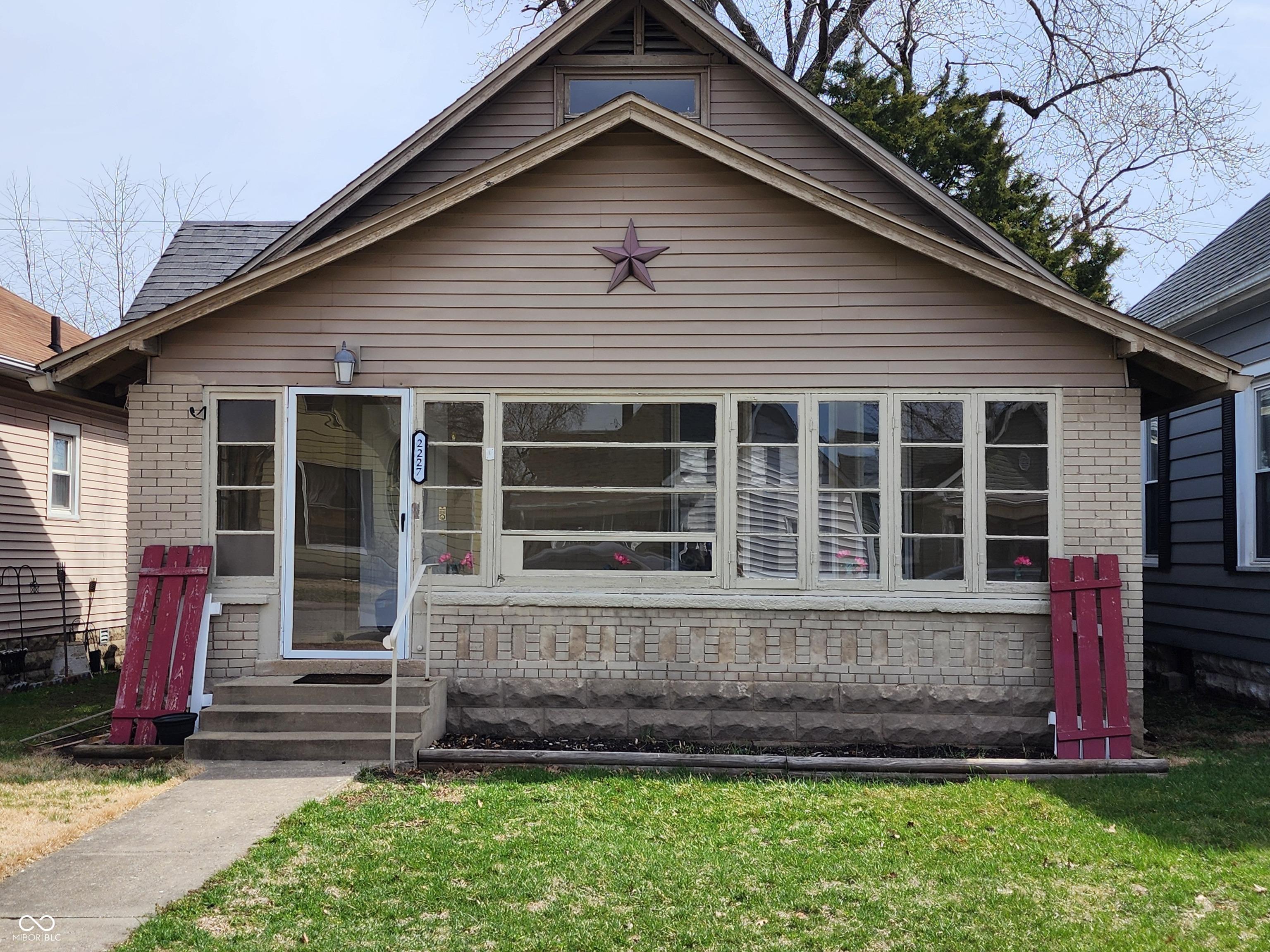 Garfield Ave, Terre Haute, IN 47804