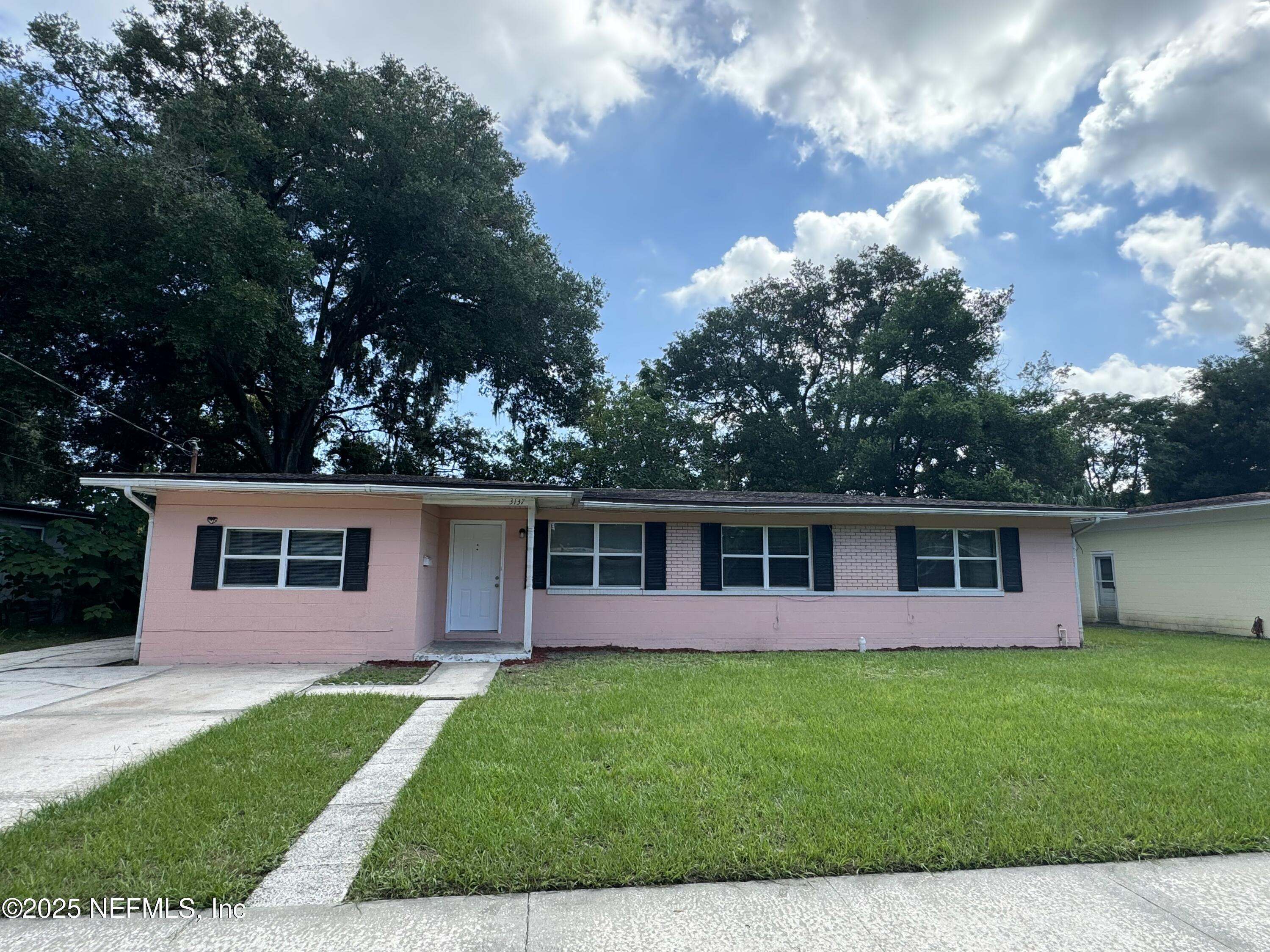 Overhill Dr, Jacksonville, FL 32277