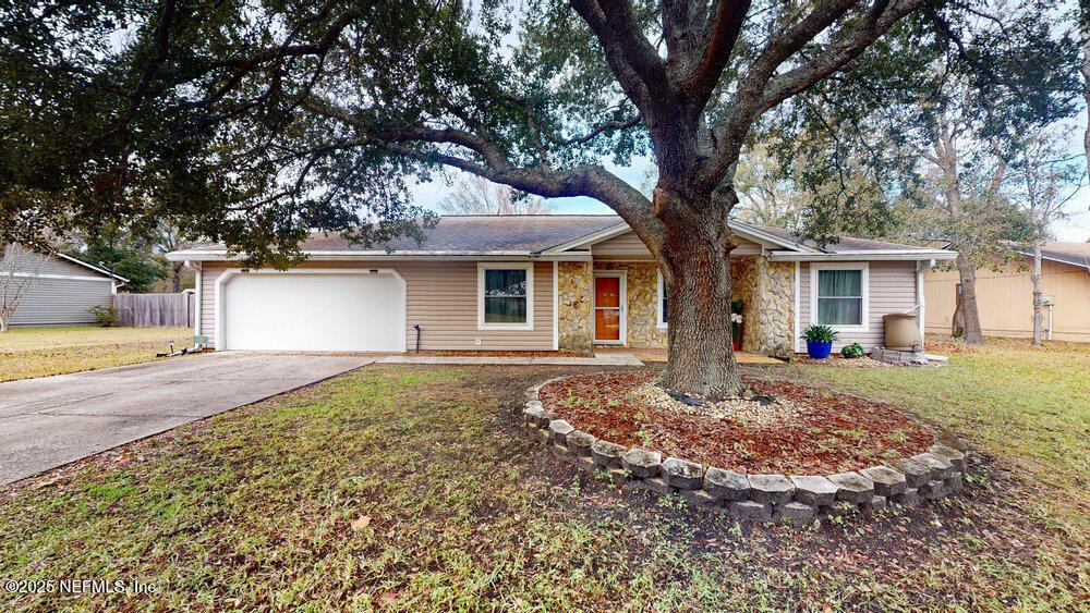 Loves Dr, Jacksonville, FL 32222
