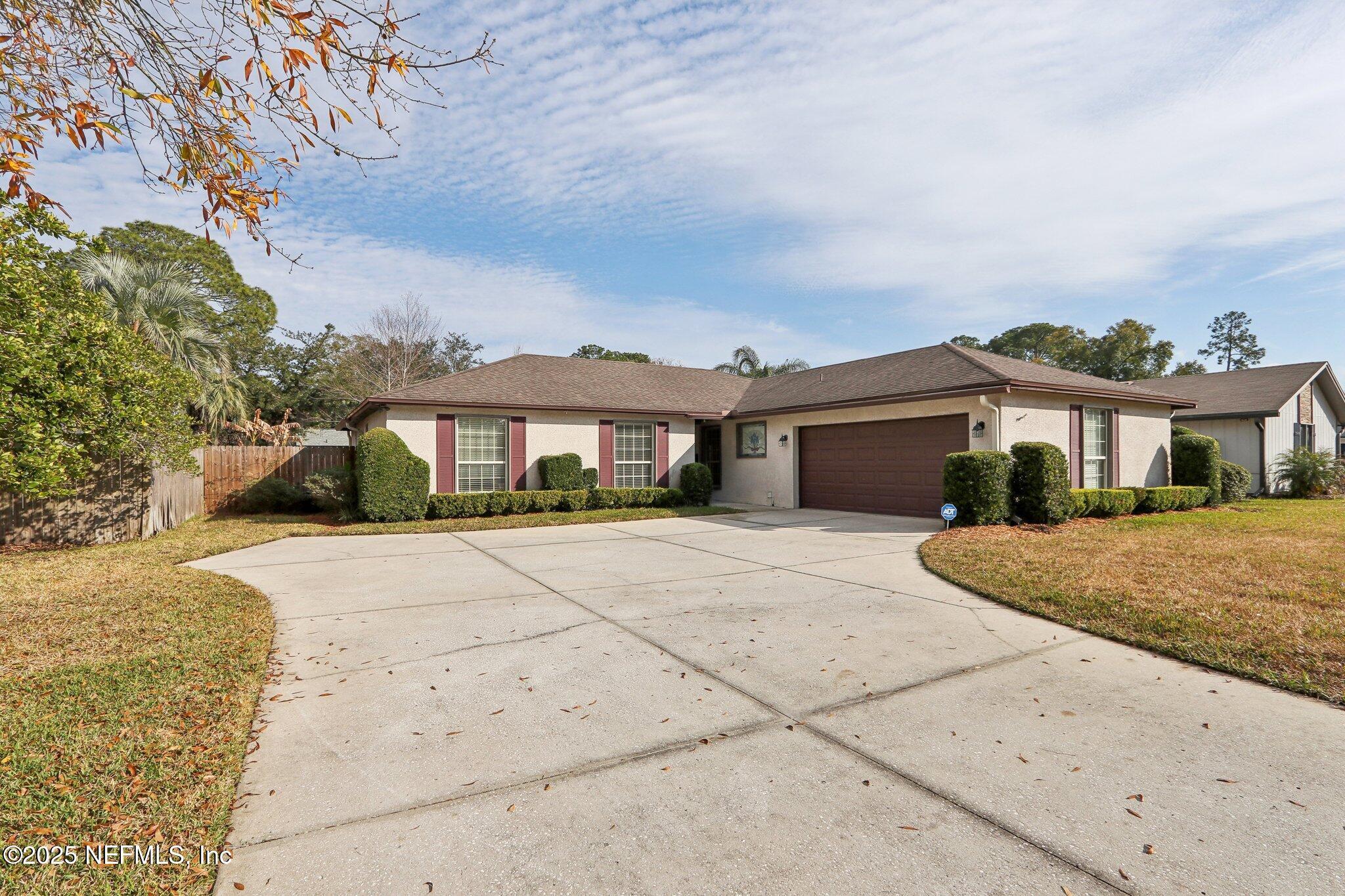 Sharing Cross Dr, Jacksonville, FL 32257