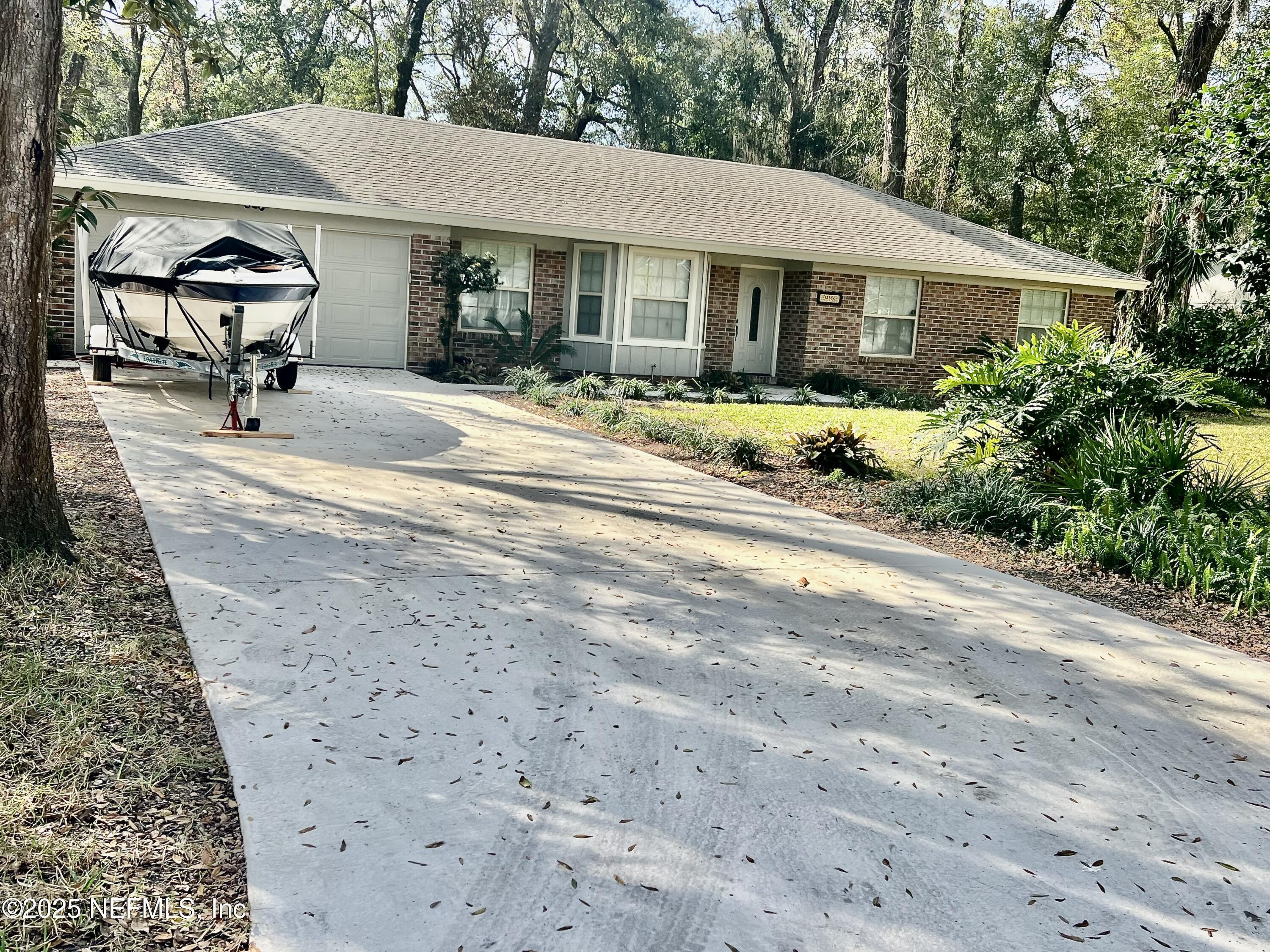 Cardona Dr, Jacksonville, FL 32225