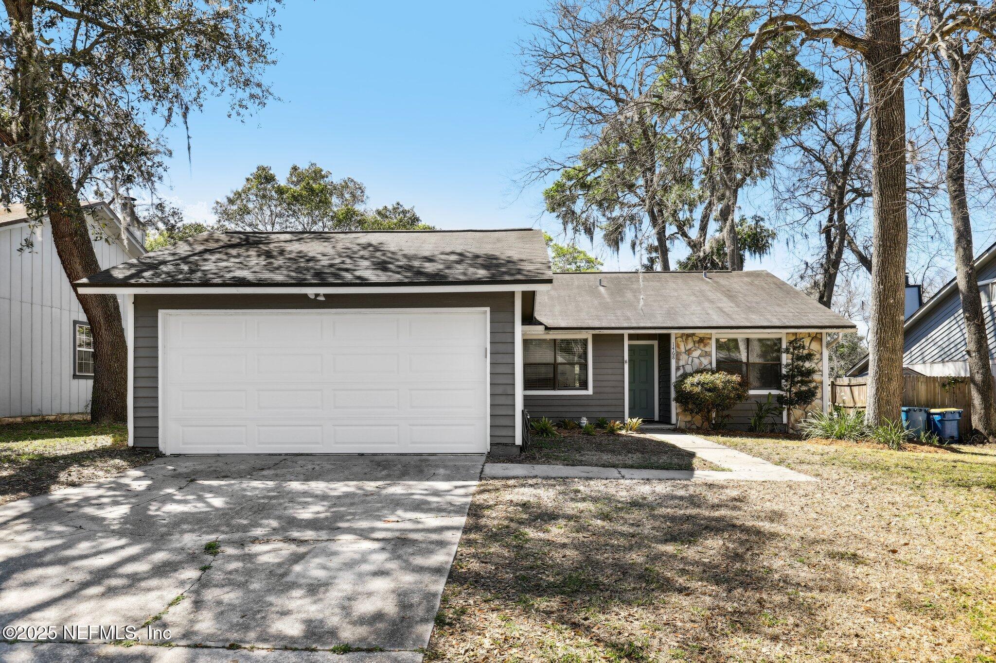 Classic Oak Ct, Jacksonville, FL 32225