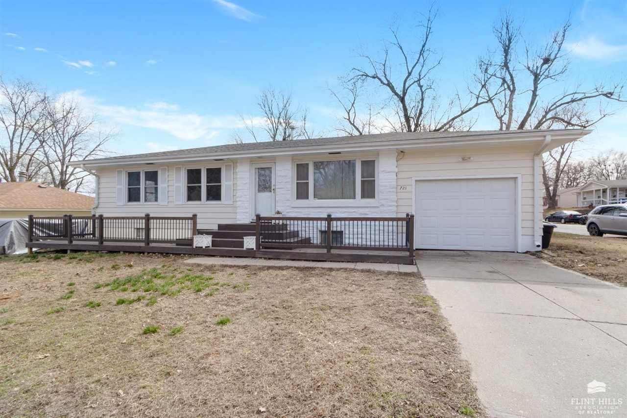 W Pine St, Junction City, KS 66441