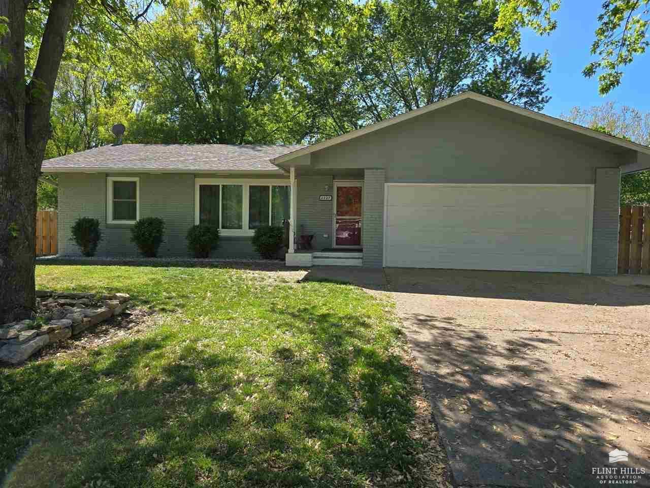 4th St, Clay Center, KS 67432