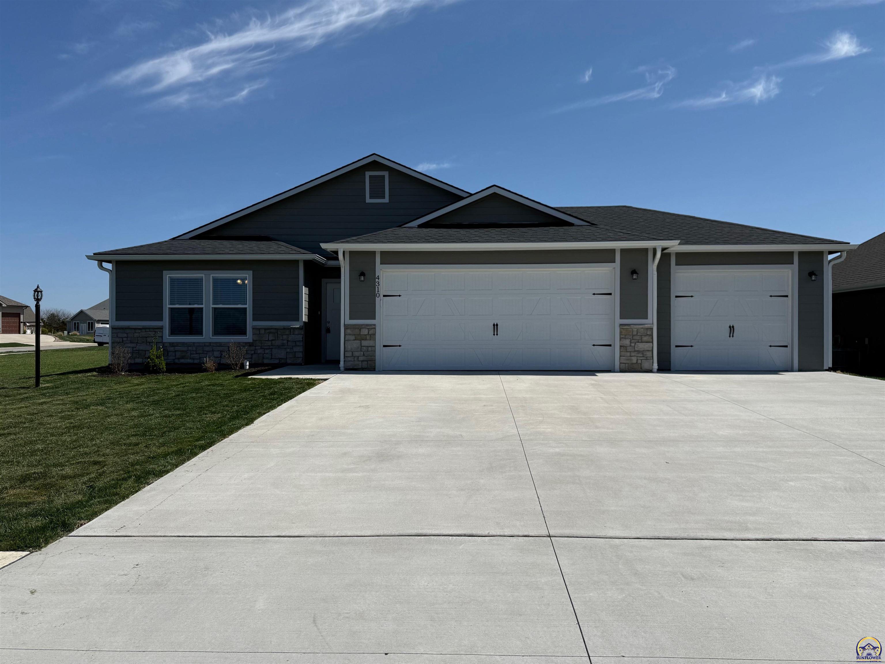 Se Violet Ct, Topeka, KS 66609