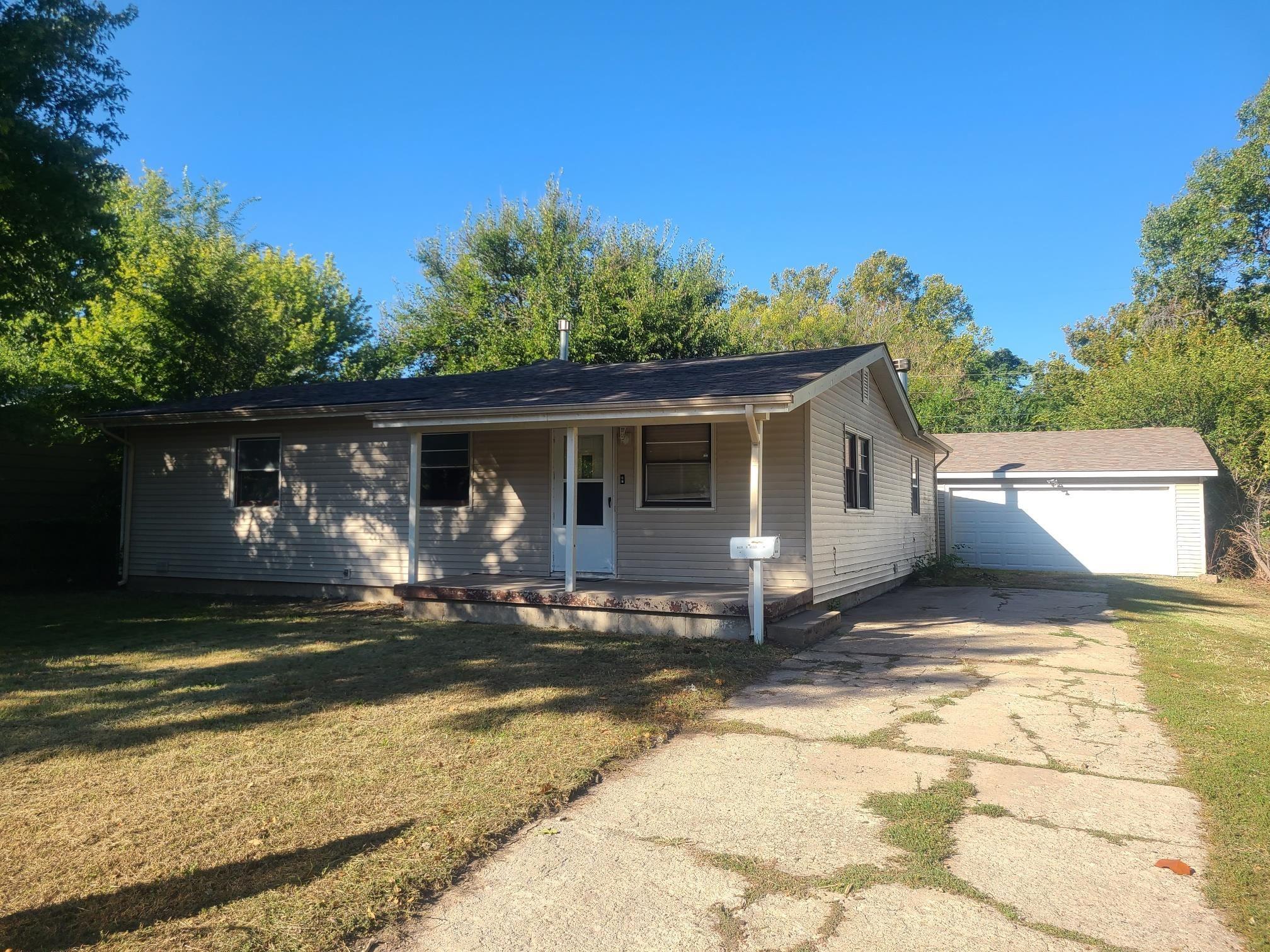 S Glenn Ave, Wichita, KS 67217
