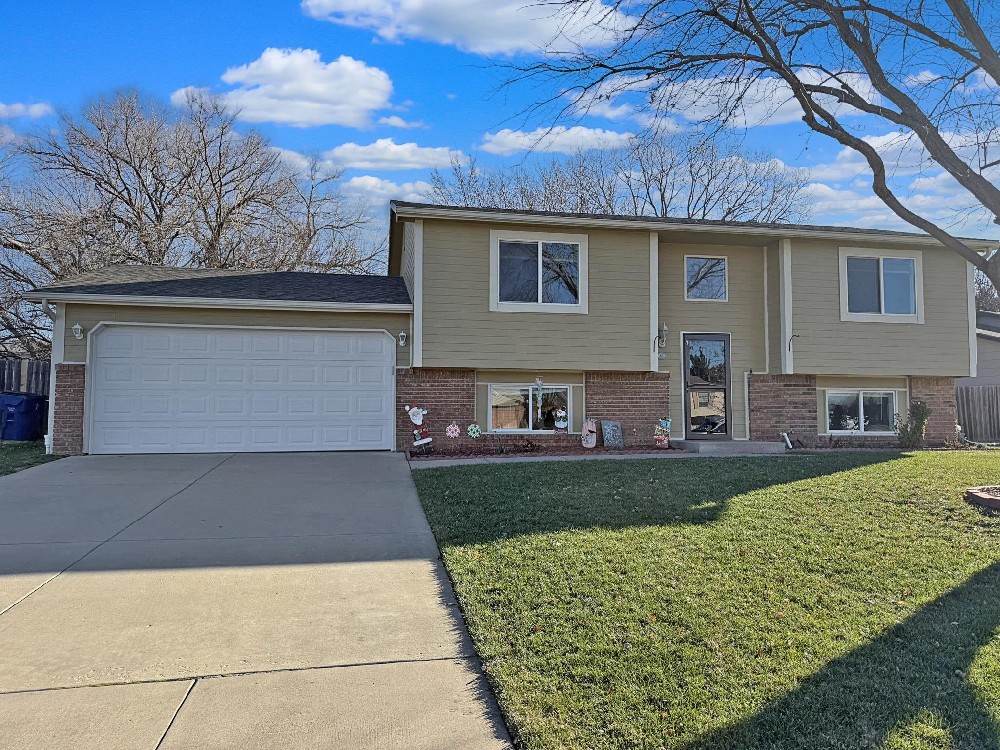 E 32nd Ct N, Wichita, KS 67226