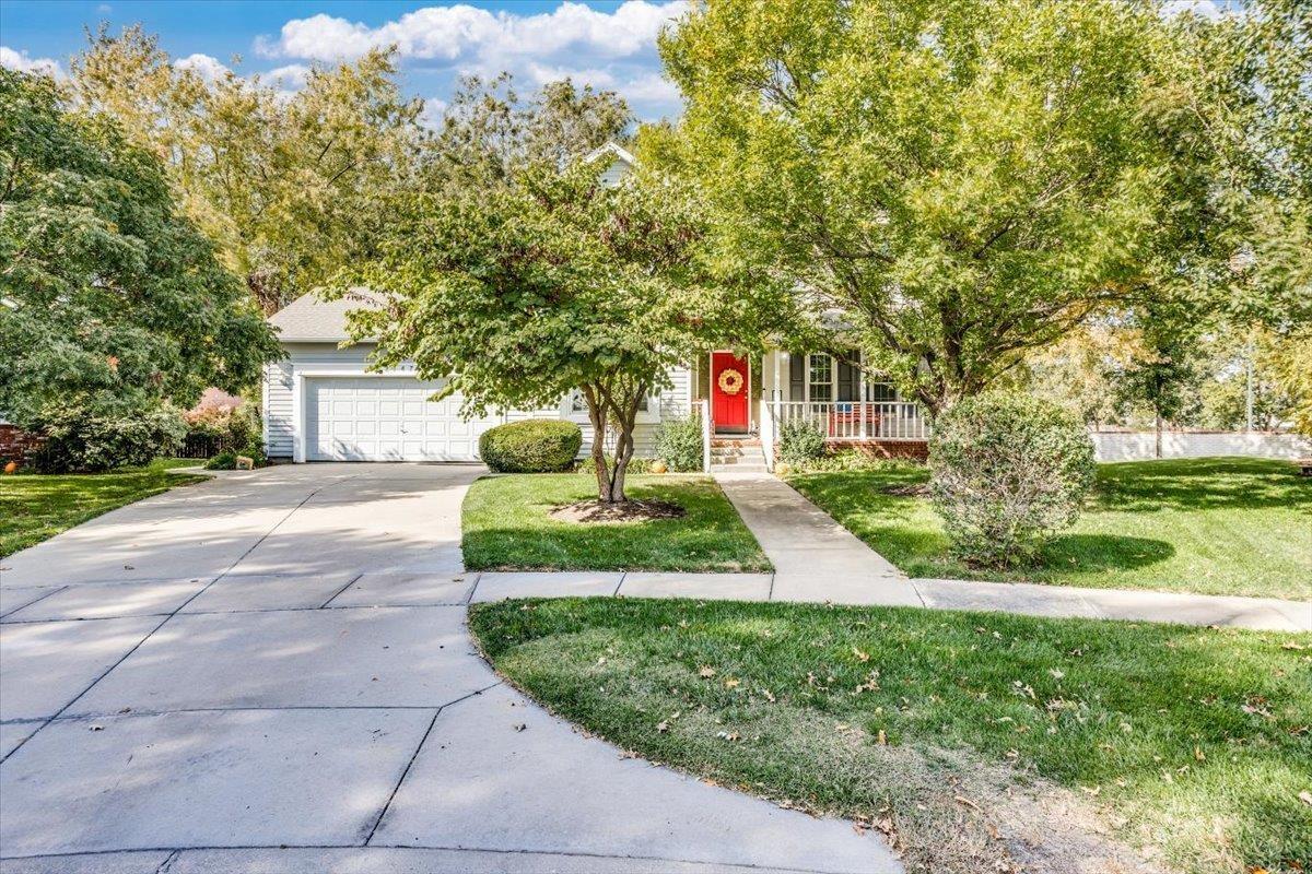N Tee Time Ct, Wichita, KS 67212