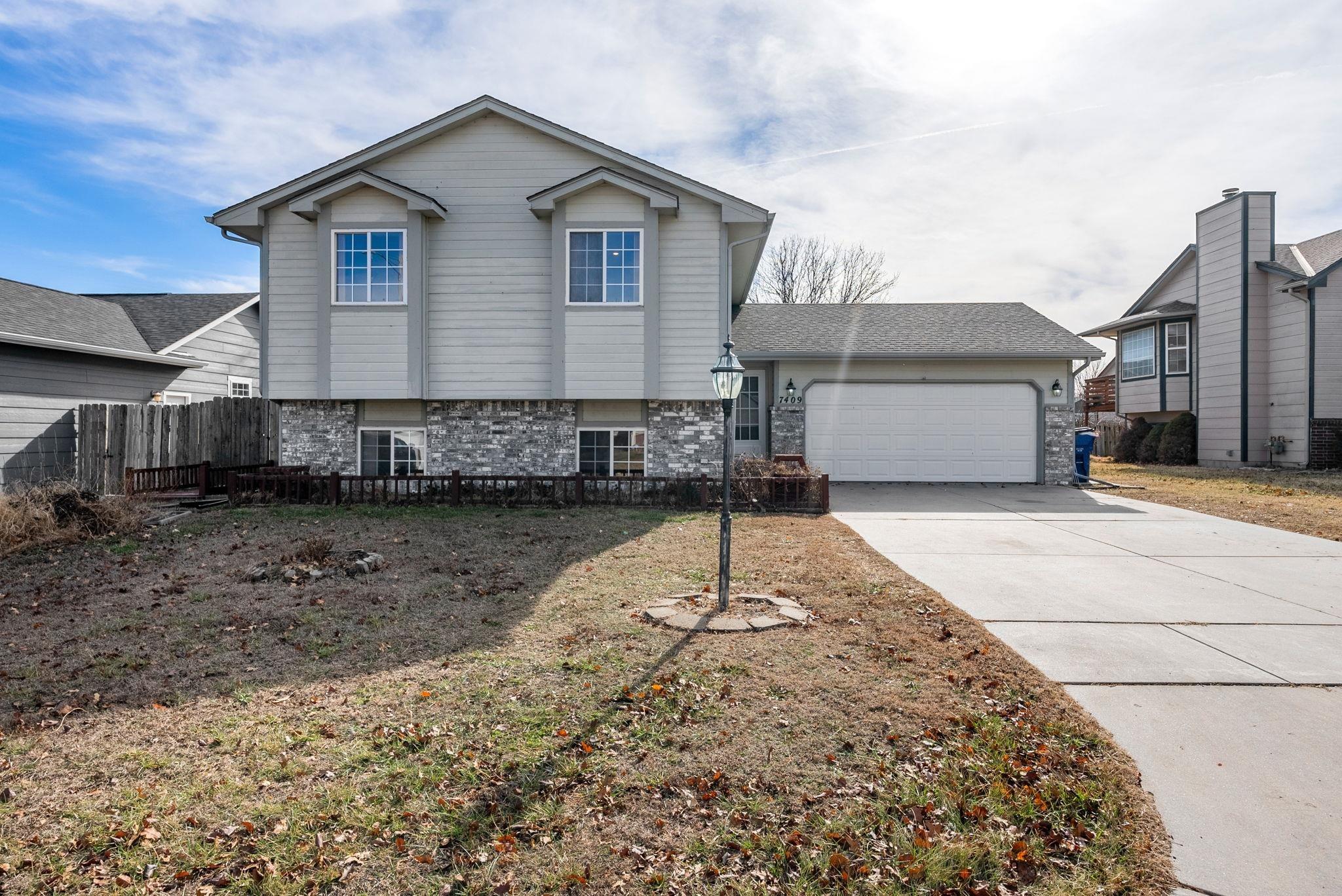 E Brookview Cir, Wichita, KS 67226