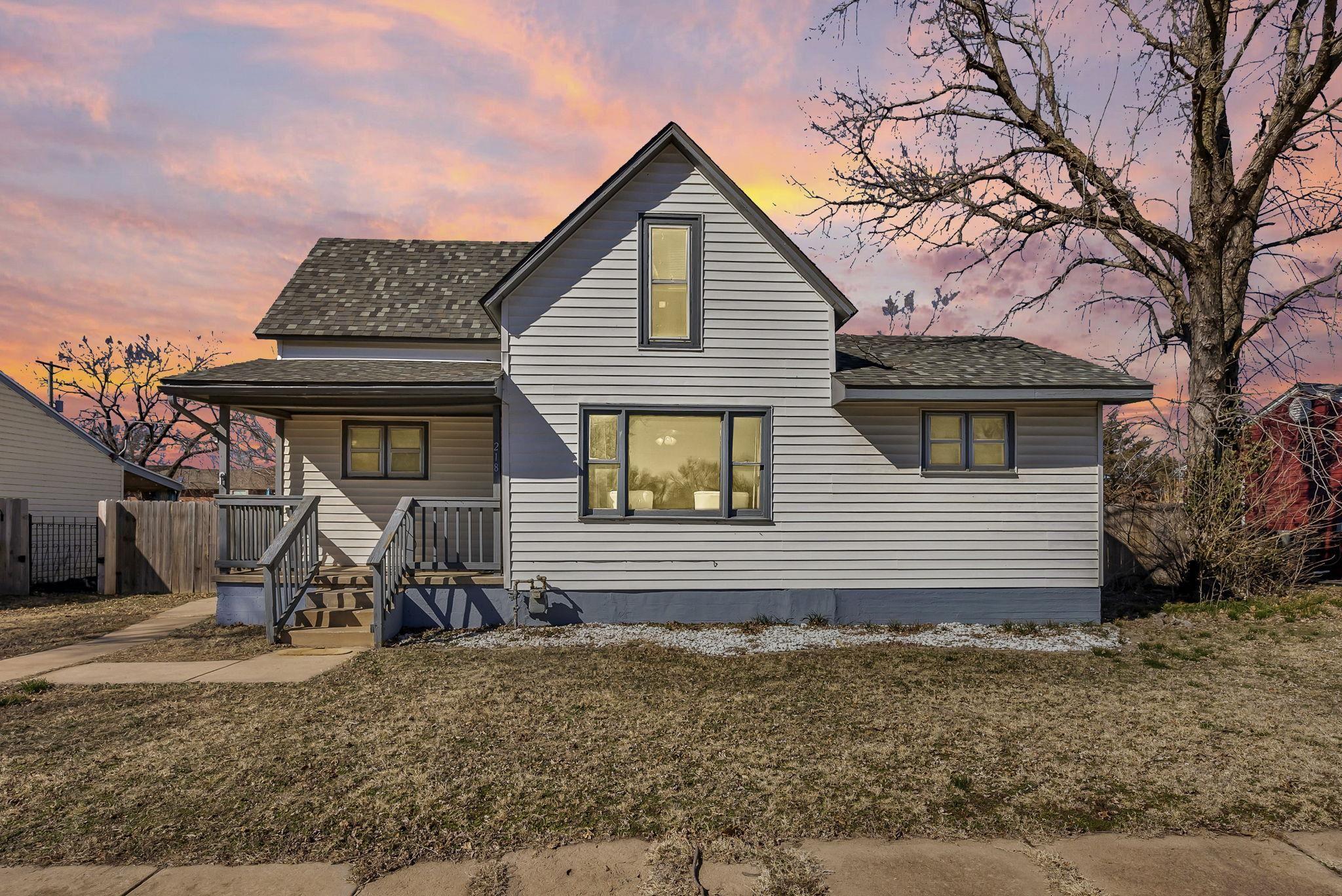 N 8th St, Conway Springs, KS 67031