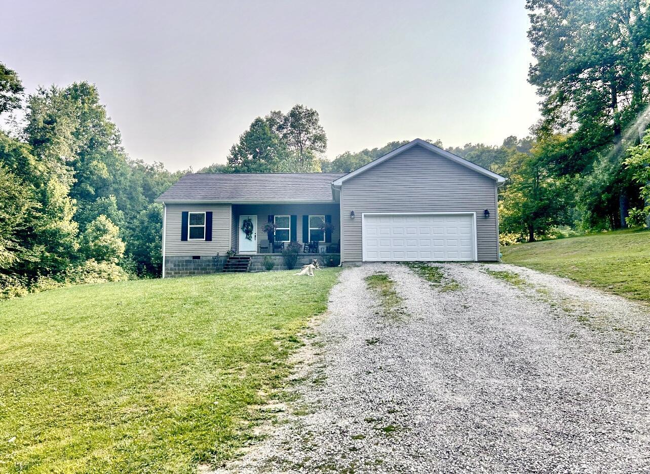 Angle Dr, Gray, KY 40734