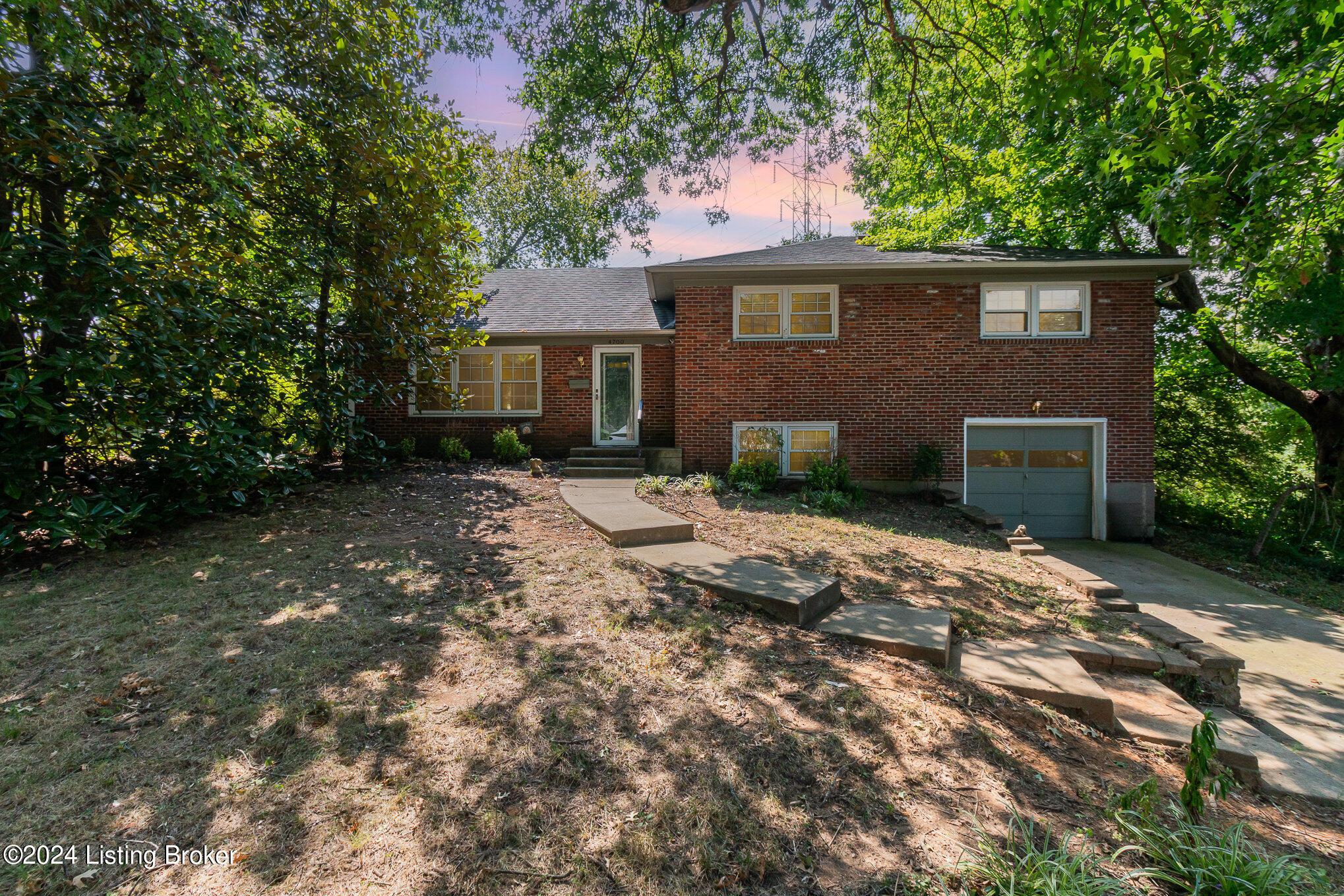 Kitty Hawk Way, Louisville, KY 40207