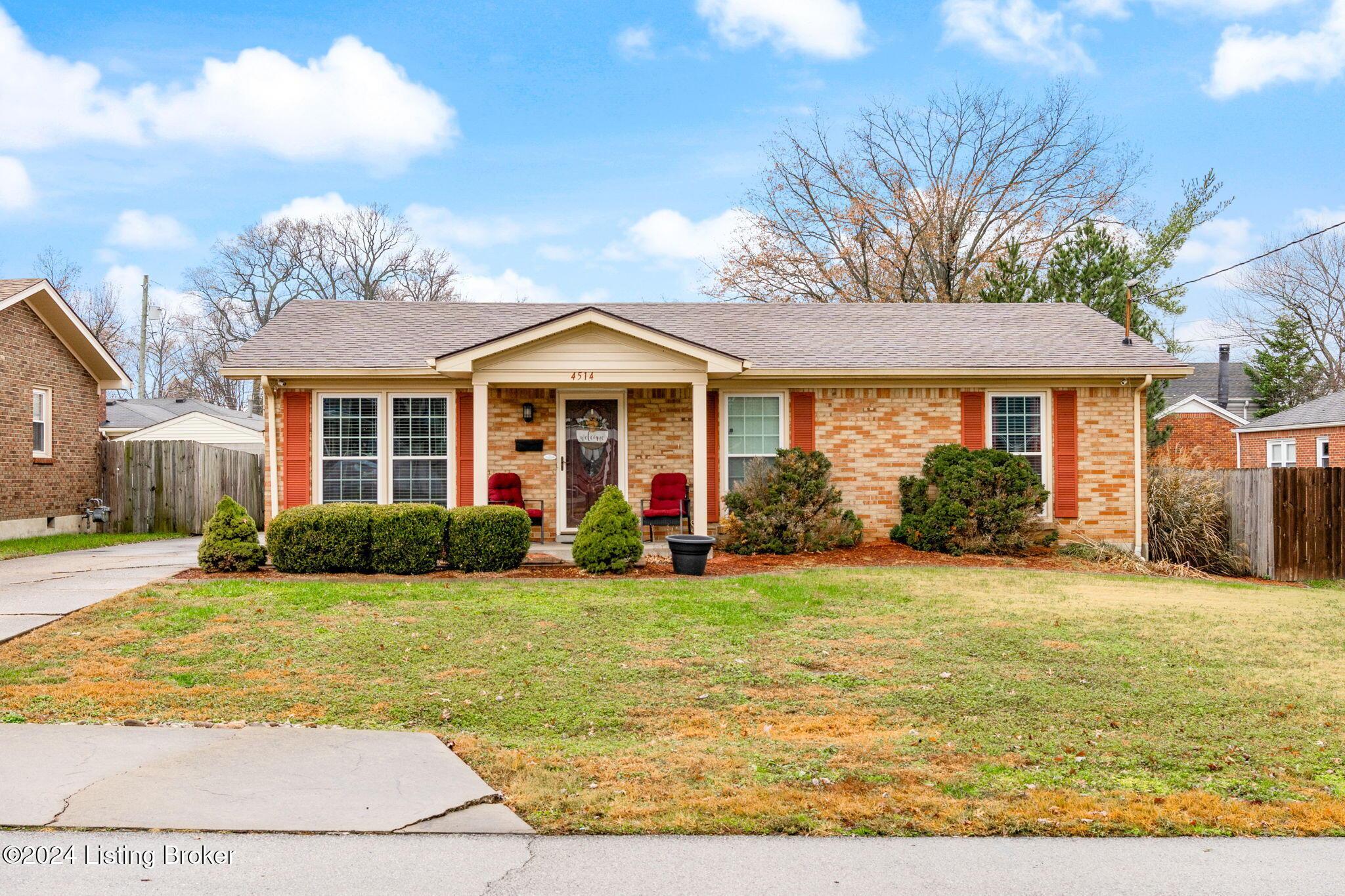 Barrowdale Dr, Louisville, KY 40216