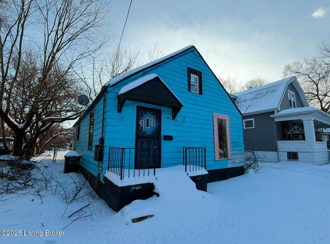 Larkwood Ave, Louisville, KY 40212