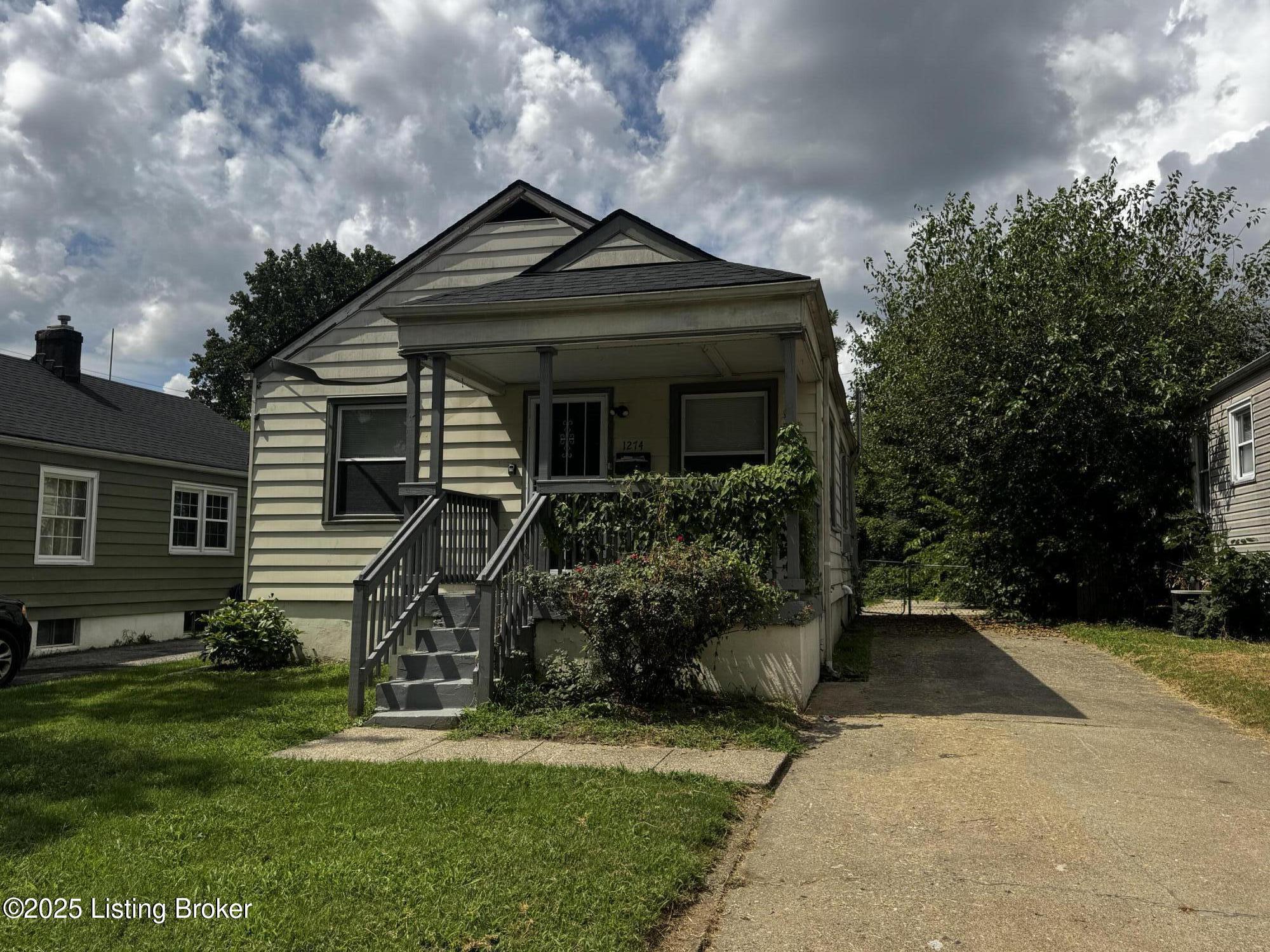 Weller Ave, Louisville, KY 40208