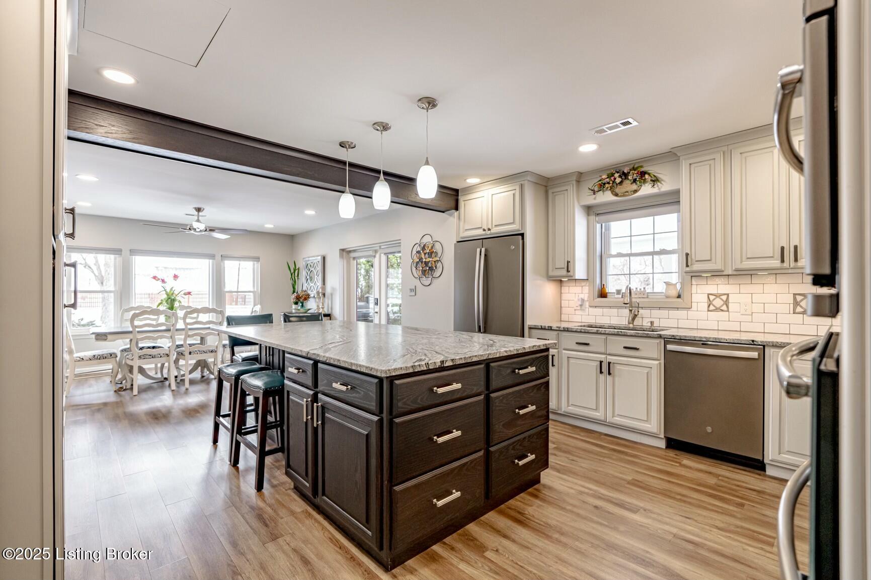 Woodhaven Rd, Louisville, KY 40228
