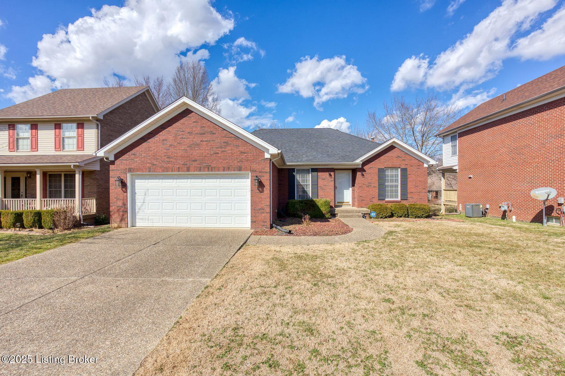 Auburn Woods Rd, Louisville, KY 40214
