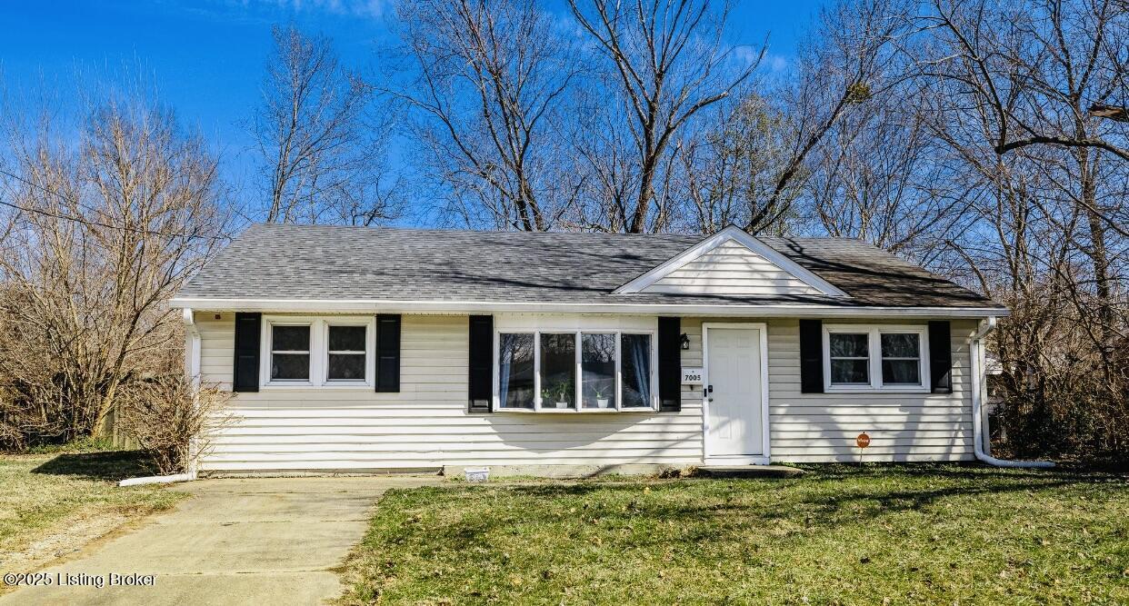 Rainbow Dr, Louisville, KY 40272