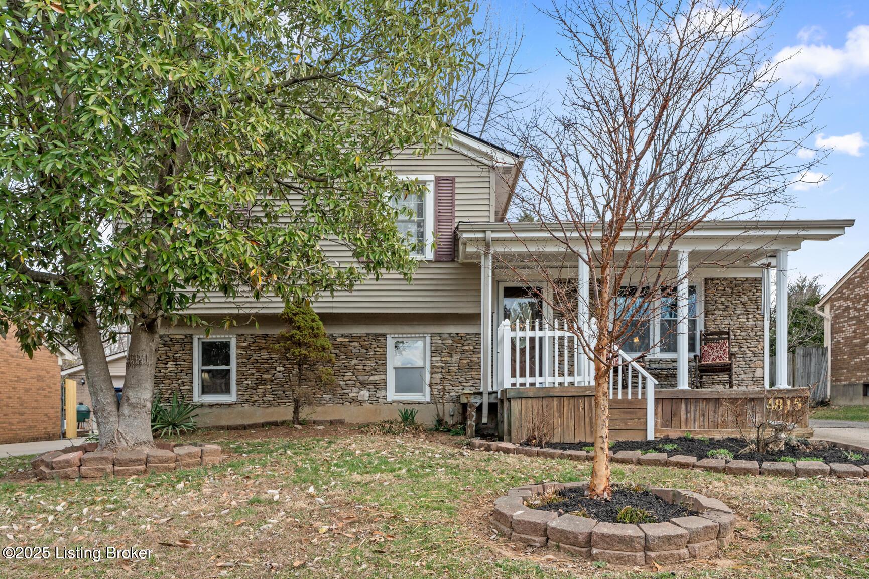 Burris Dr, Louisville, KY 40291
