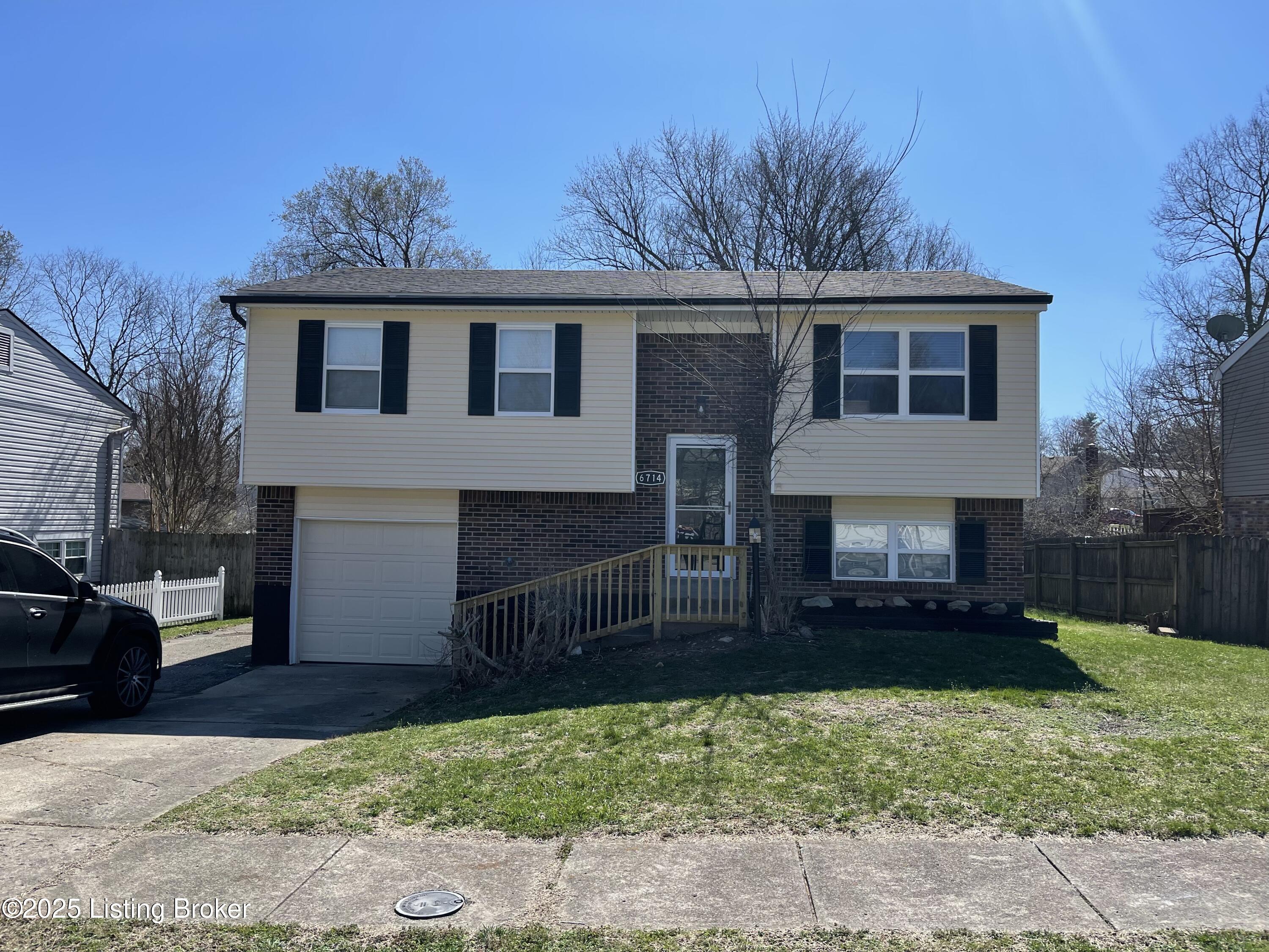 Musket Dr, Louisville, KY 40228