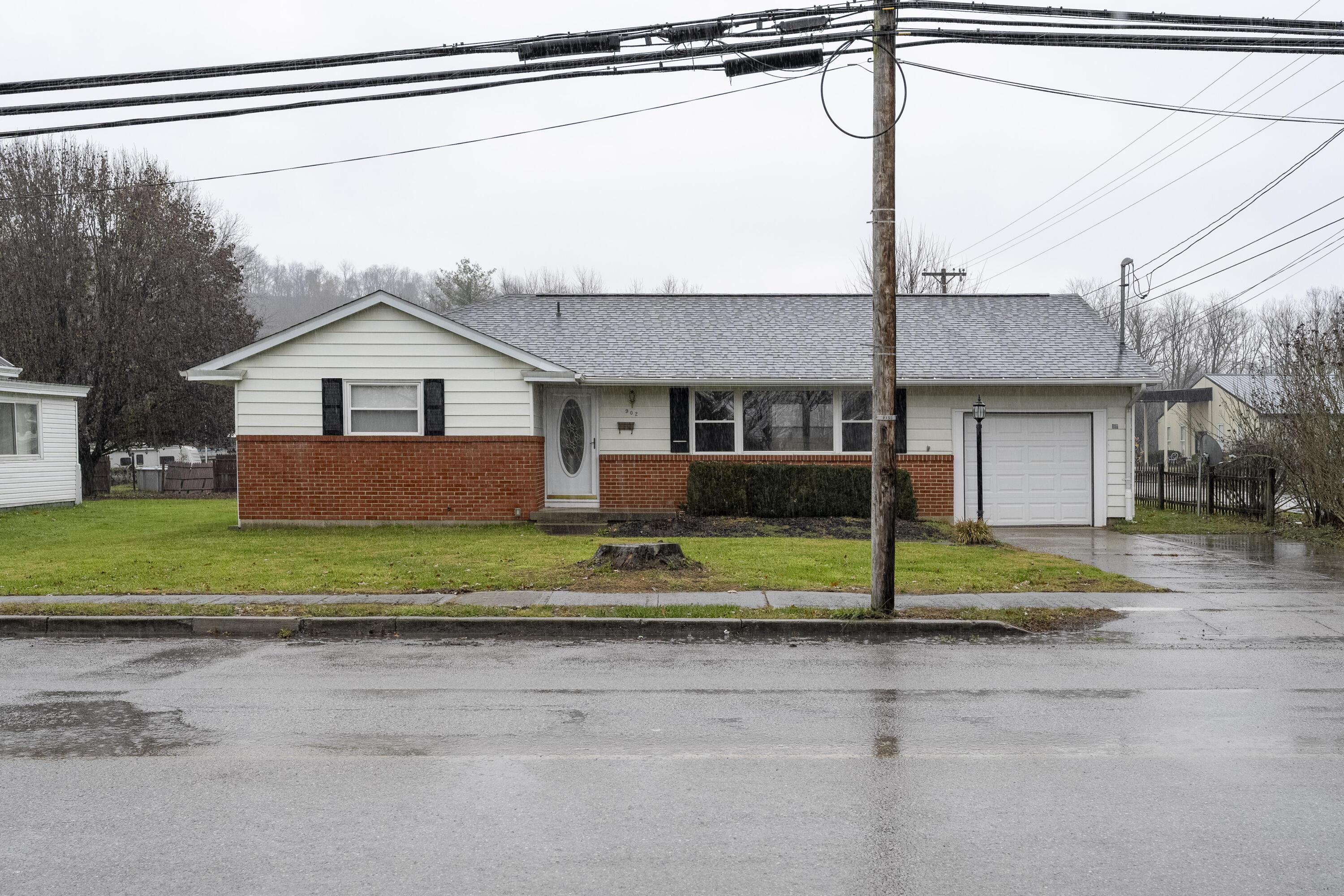 W Shelby St, Falmouth, KY 41040