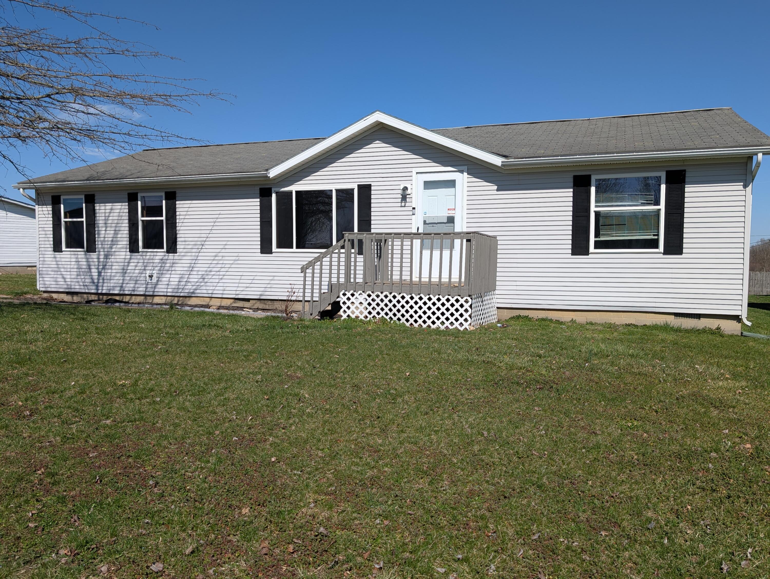 Meadowlark Ln, Falmouth, KY 41040