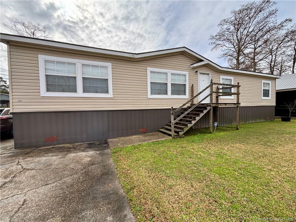 Tetanne Dr, Springfield, LA 70462