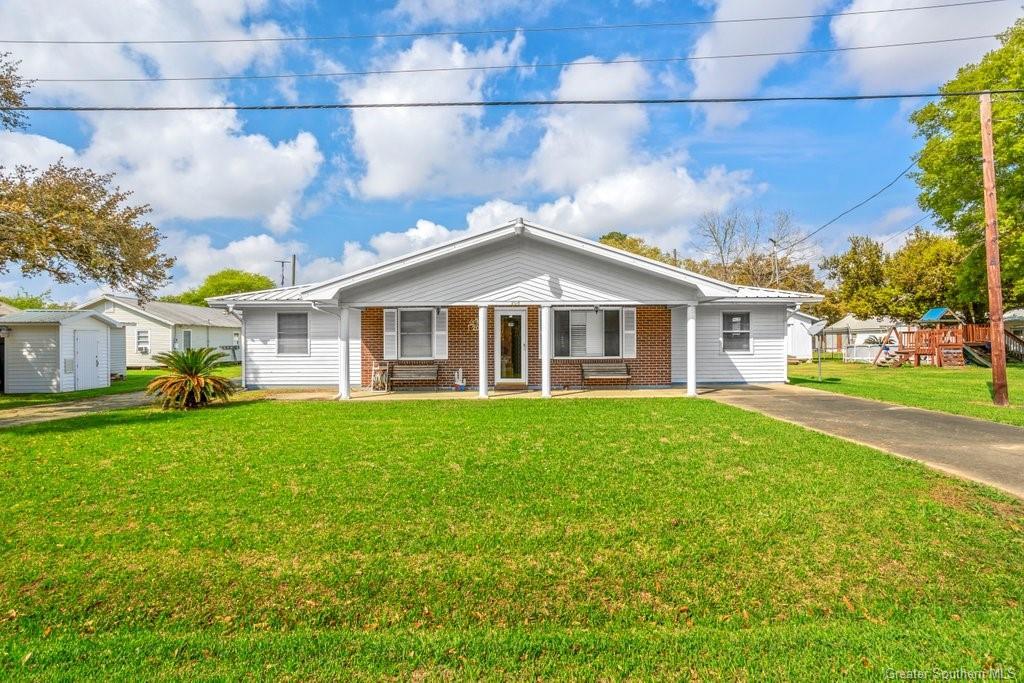 S 2nd St, Gueydan, LA 70542
