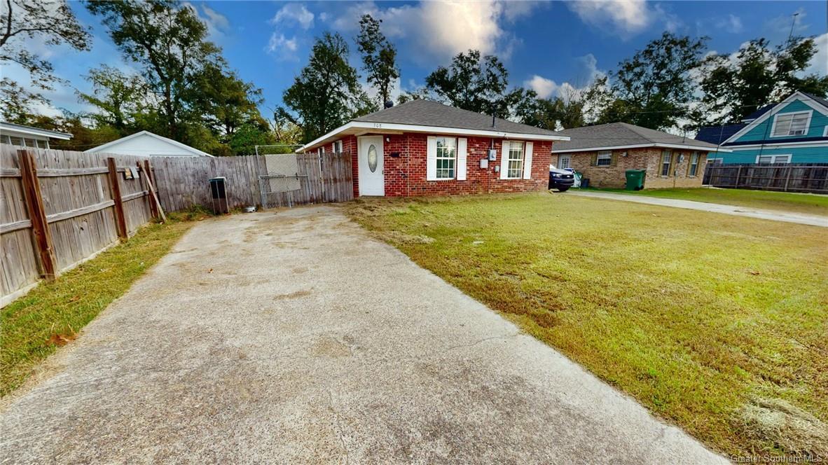 Coffee St, Dequincy, LA 70633