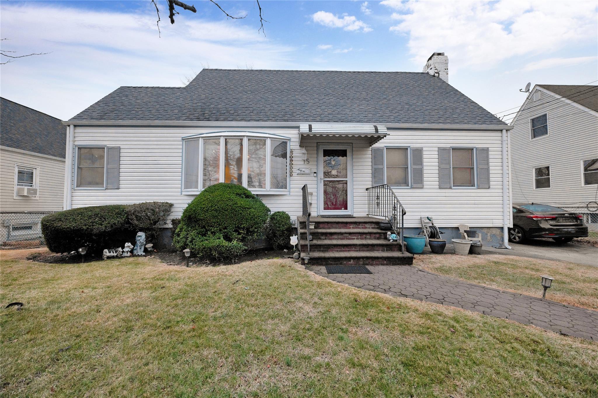 Hewlett Point Ave, East Rockaway, NY 11518