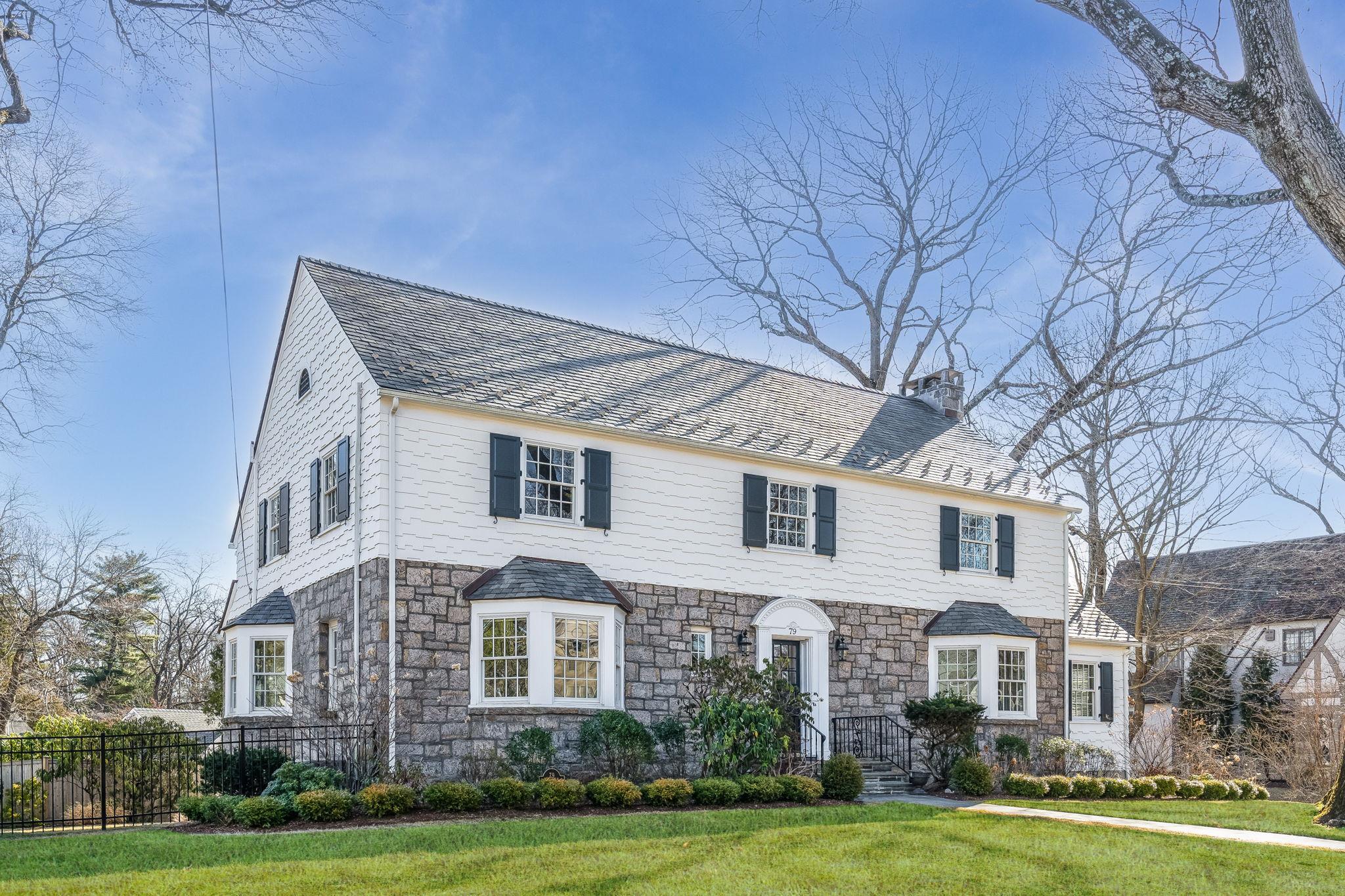 Melrose Dr, New Rochelle, NY 10804