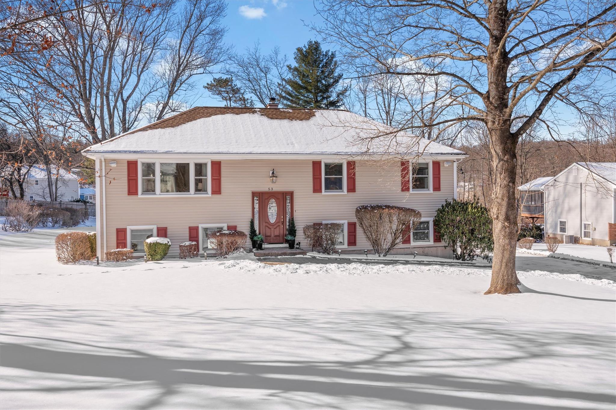 Mc Nair Dr, Mahopac, NY 10541