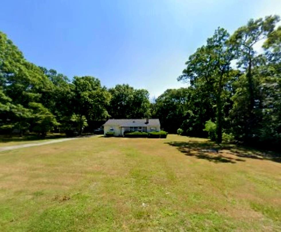 Coates Ave, Holbrook, NY 11741