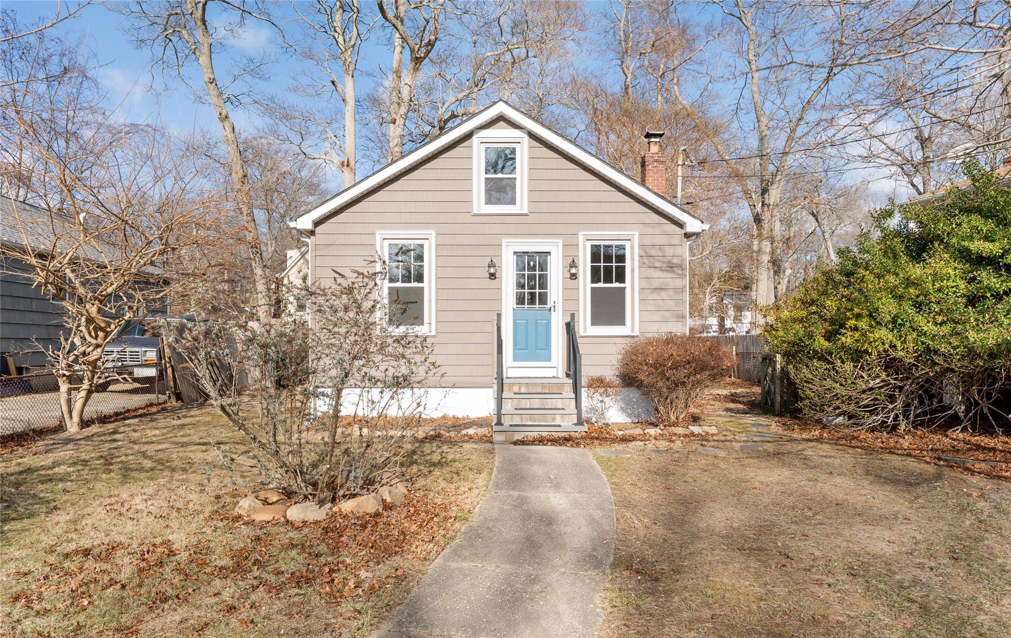 Freya Rd, Rocky Point, NY 11778