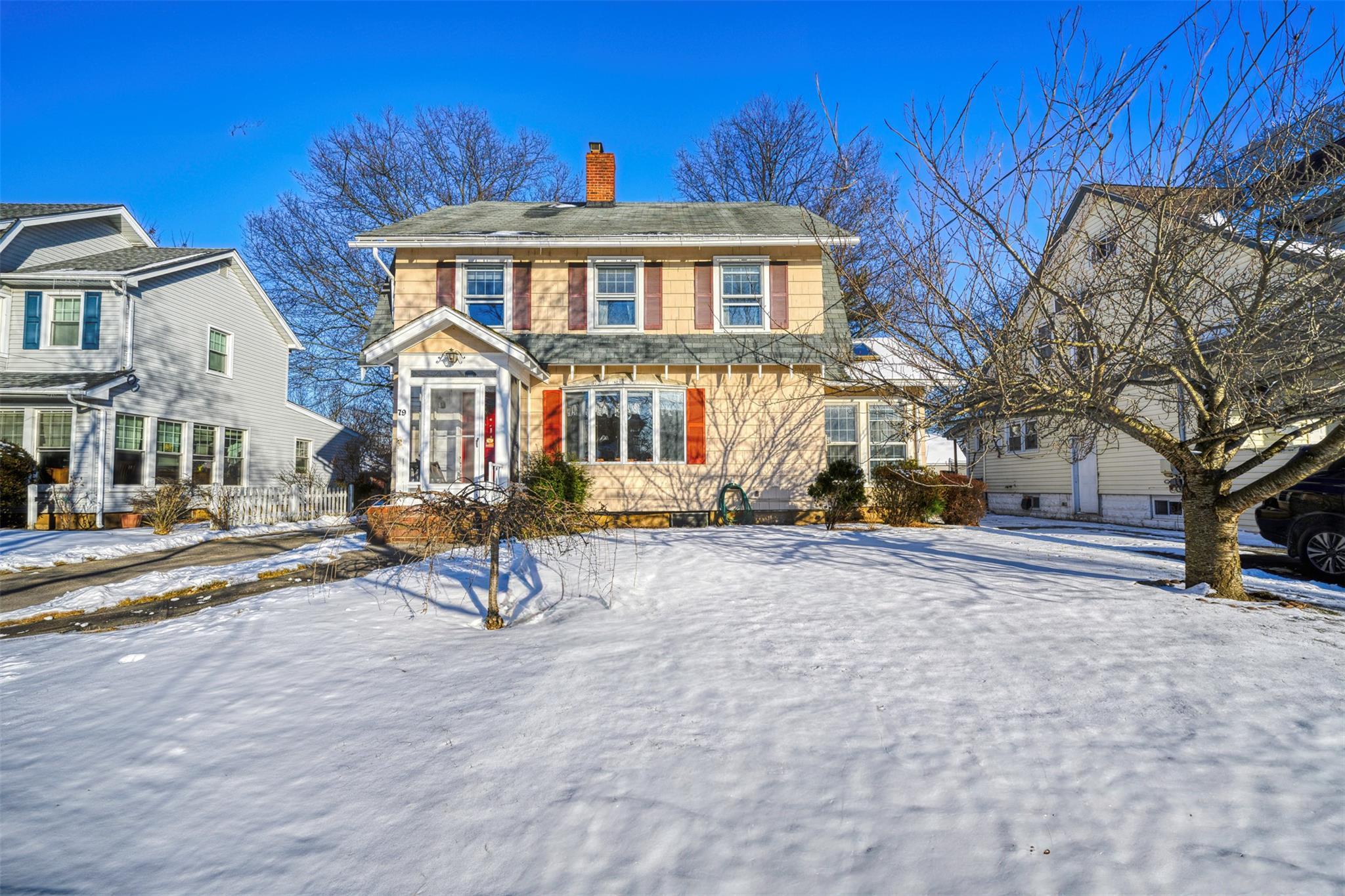 Elliott Pl, Freeport, NY 11520