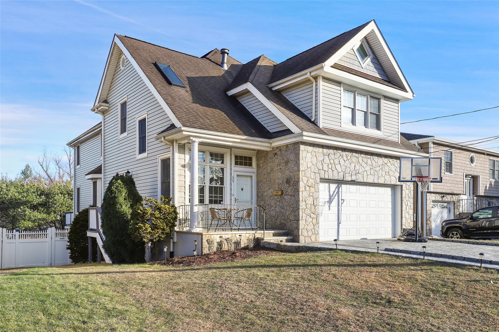 Stewart Pl, Eastchester, NY 10709