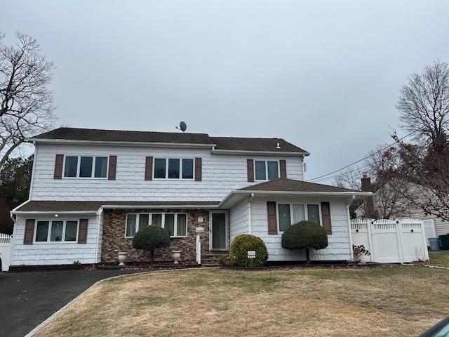 Center St, Ronkonkoma, NY 11779