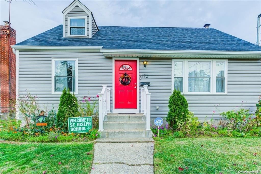 Rhodes Ave, Hempstead, NY 11550