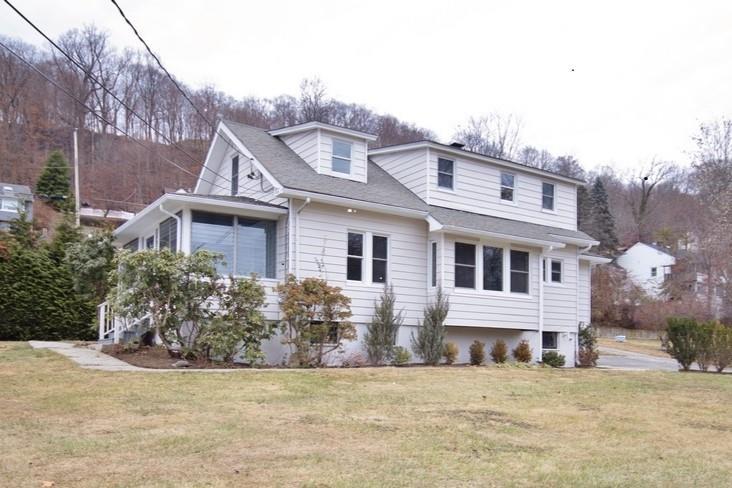 Sarles Ln, Pleasantville, NY 10570