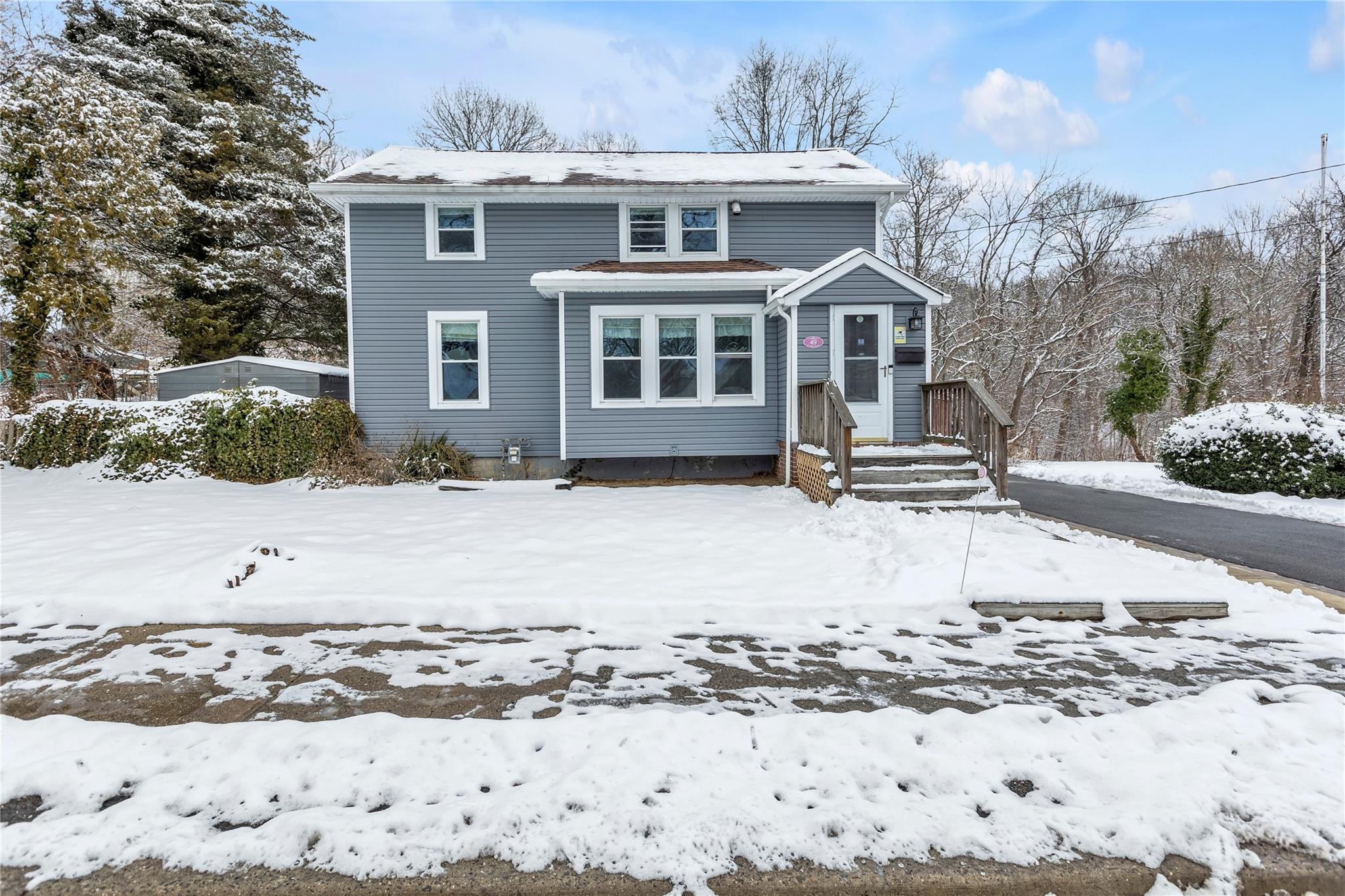 W Main St, Kings Park, NY 11754