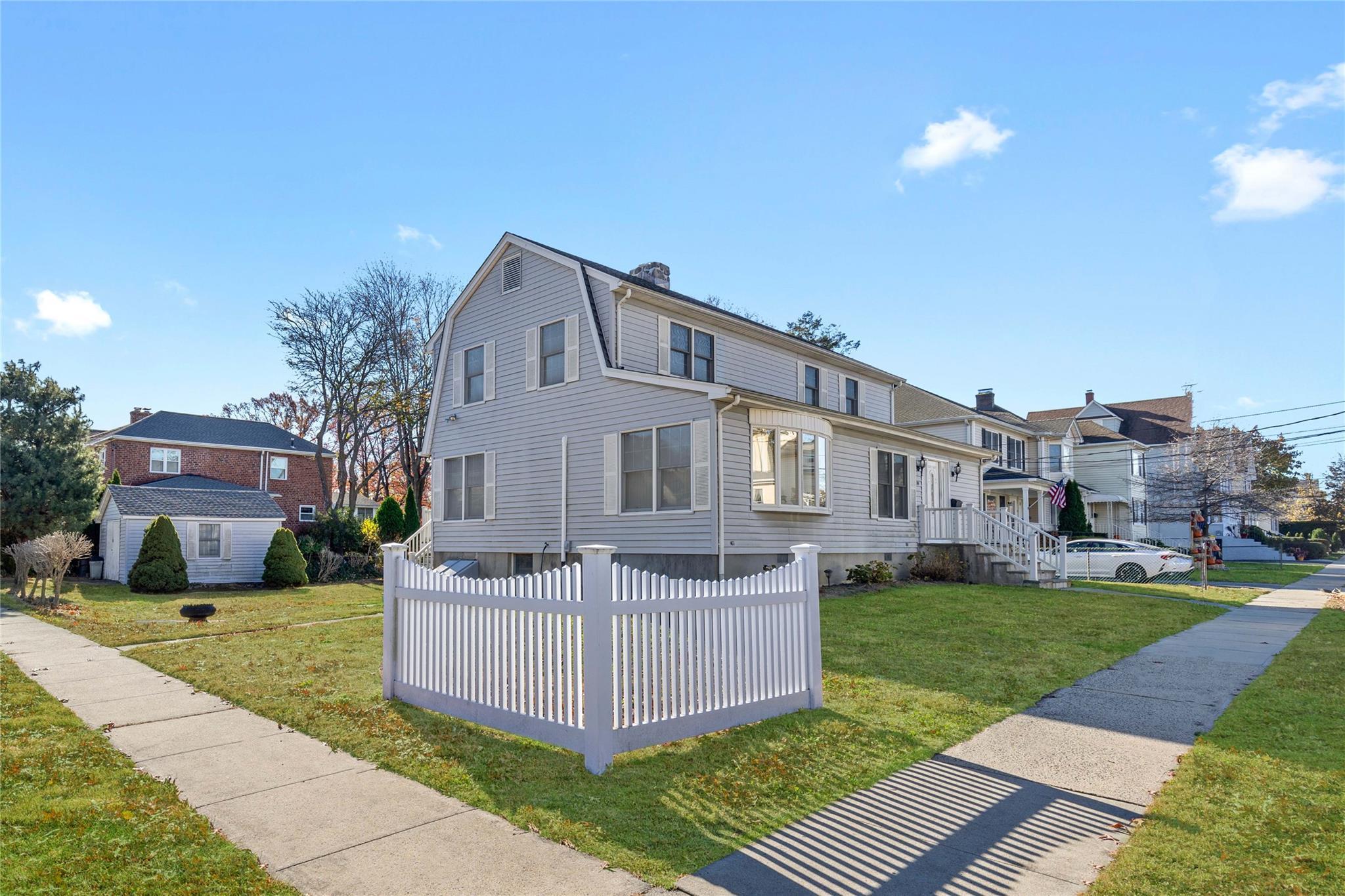 Park Ave, Harrison, NY 10528